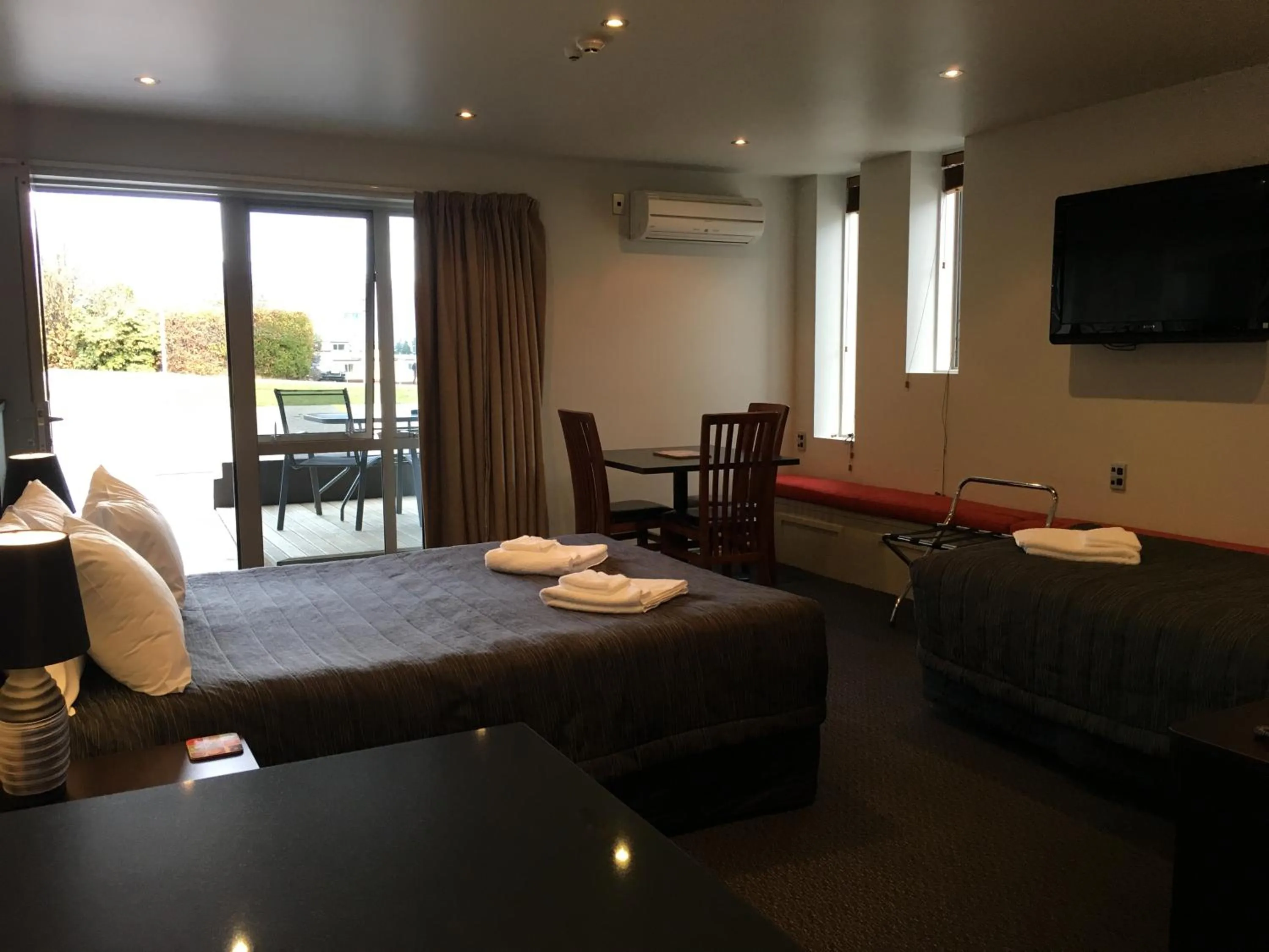 Bed in Autoline Motel Queenstown