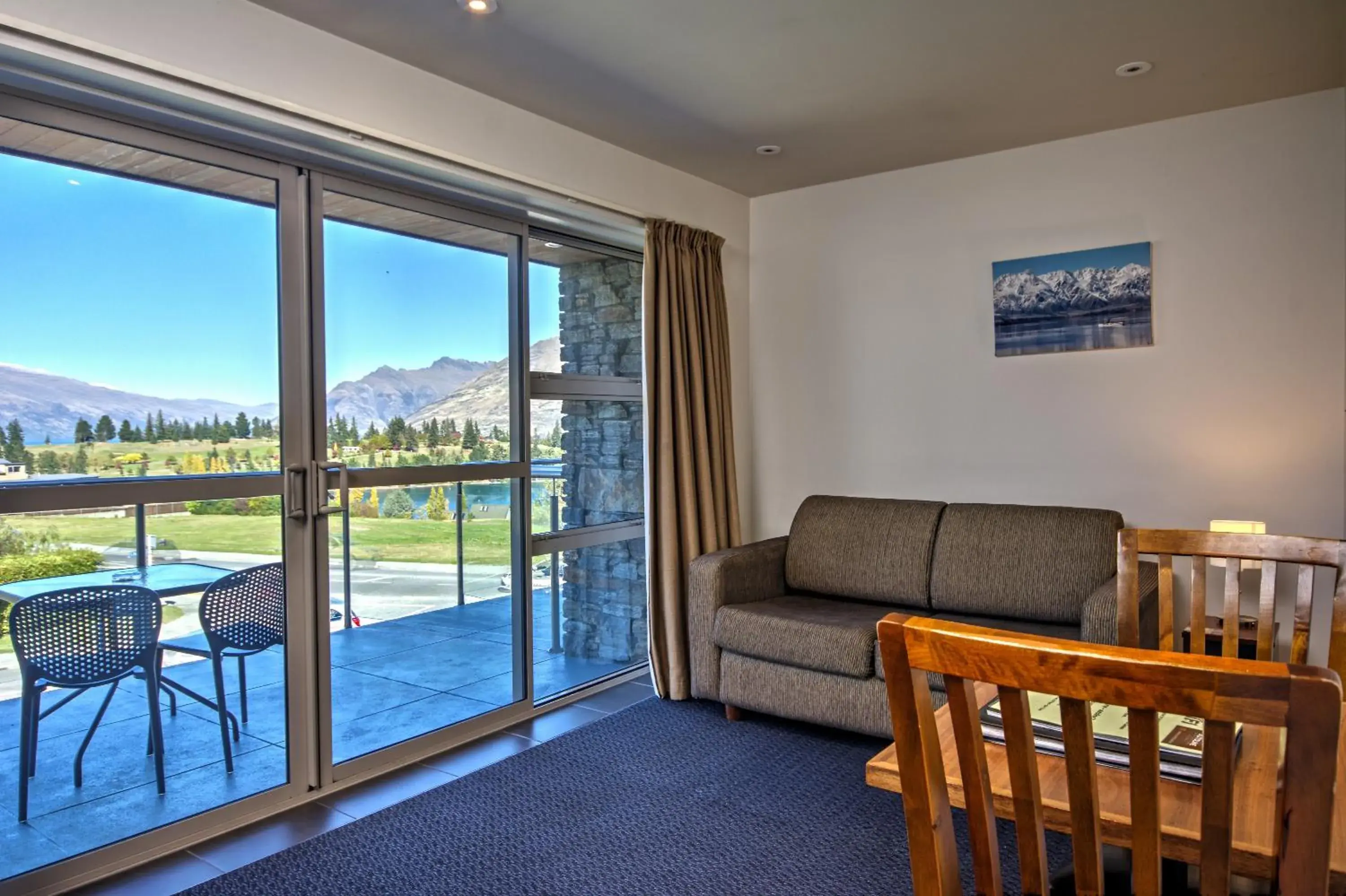 One-Bedroom Apartment with Mountain View in Autoline Motel Queenstown One-Bedroom Apartment with Mountain View in Autoline Motel Queenstown