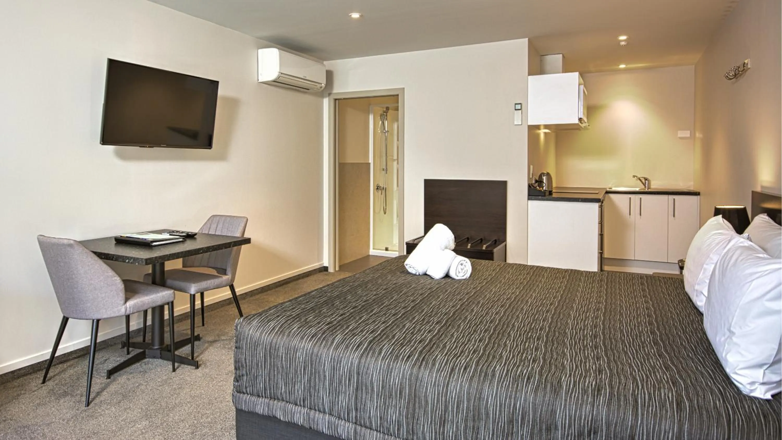 Bed in Autoline Motel Queenstown