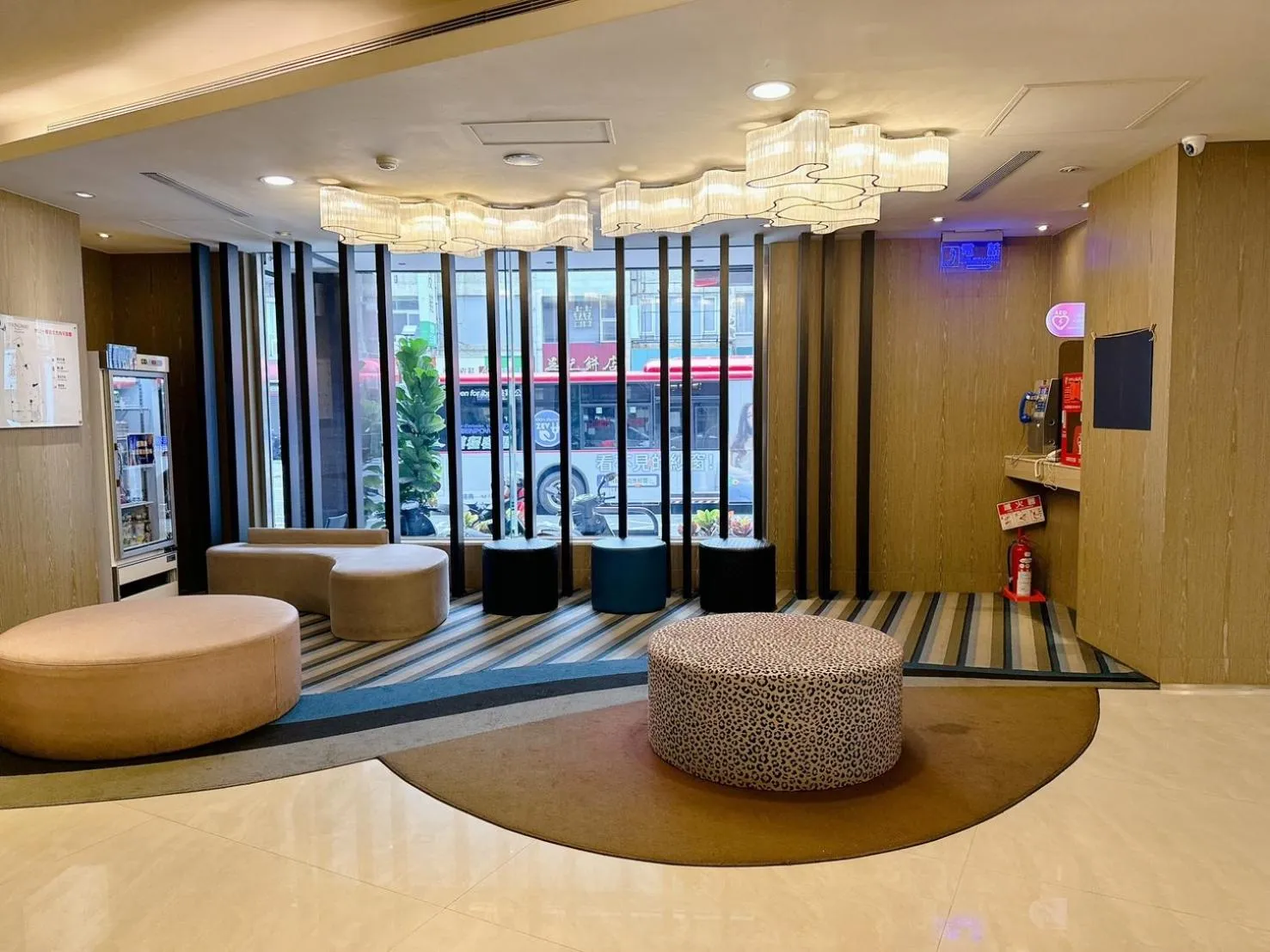 Communal lounge/ TV room in Toongmao Hotel Kaohsiung