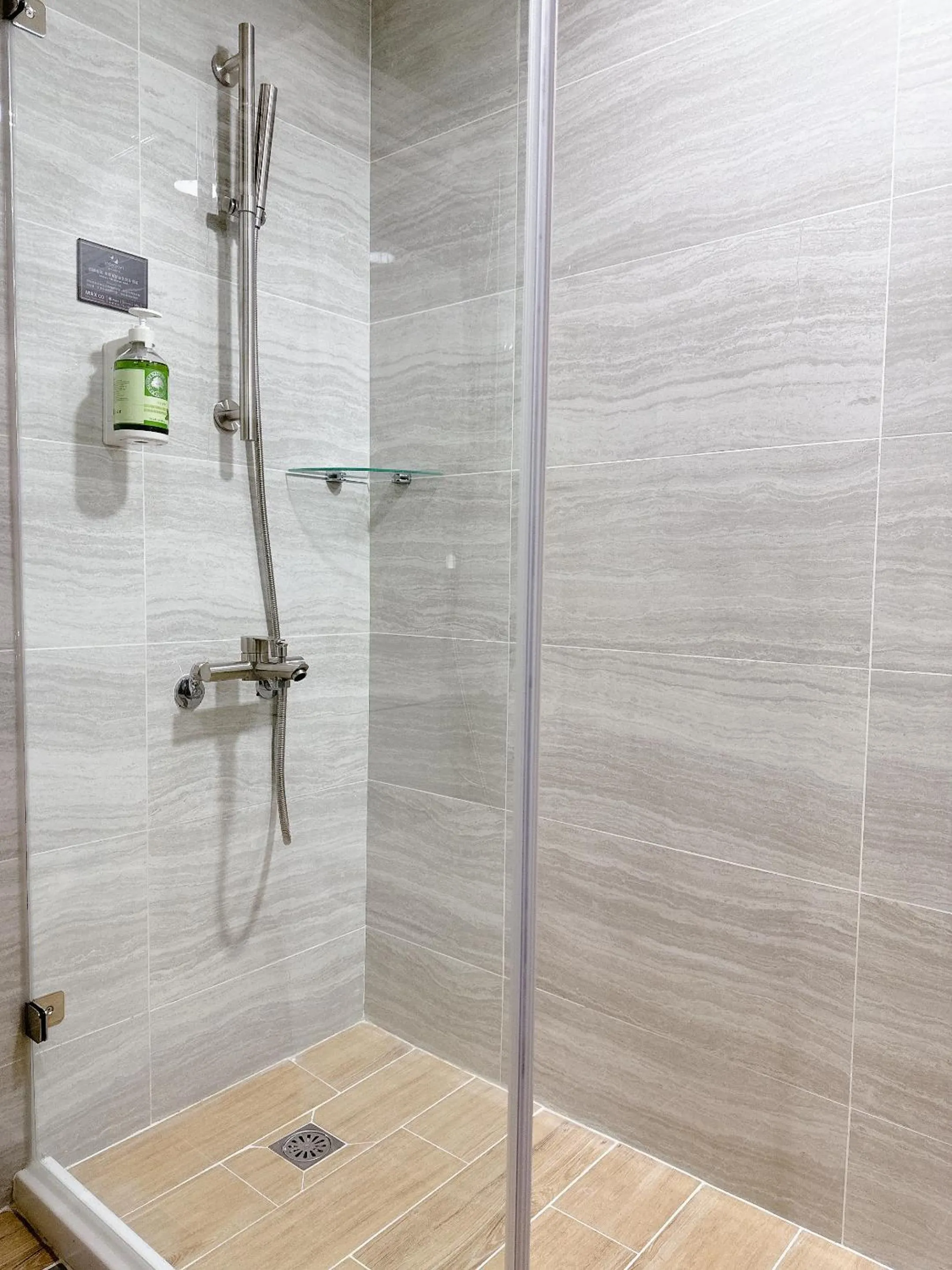 Shower in Toongmao Hotel Kaohsiung