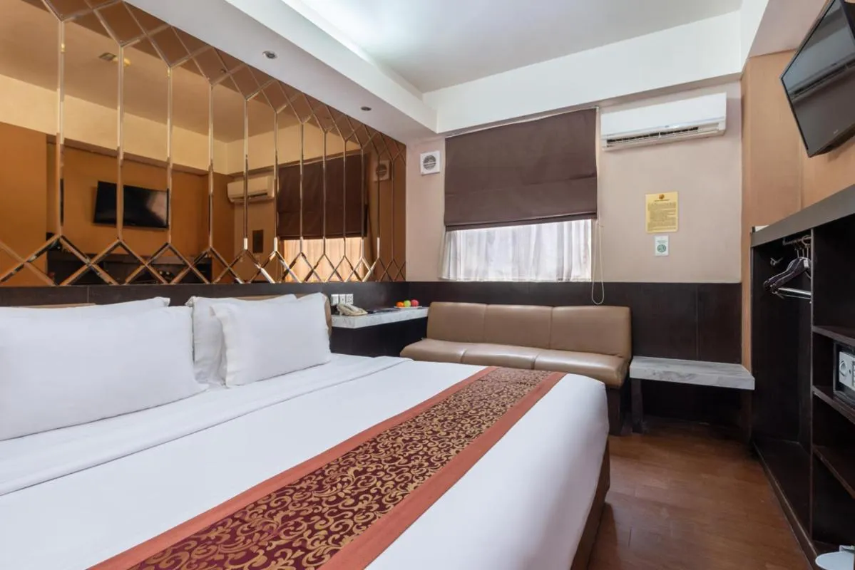 Bed in Favor Hotel Makassar City Center By LIFE