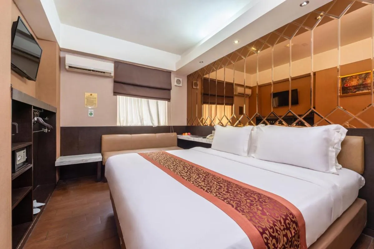 Bed in Favor Hotel Makassar City Center By LIFE