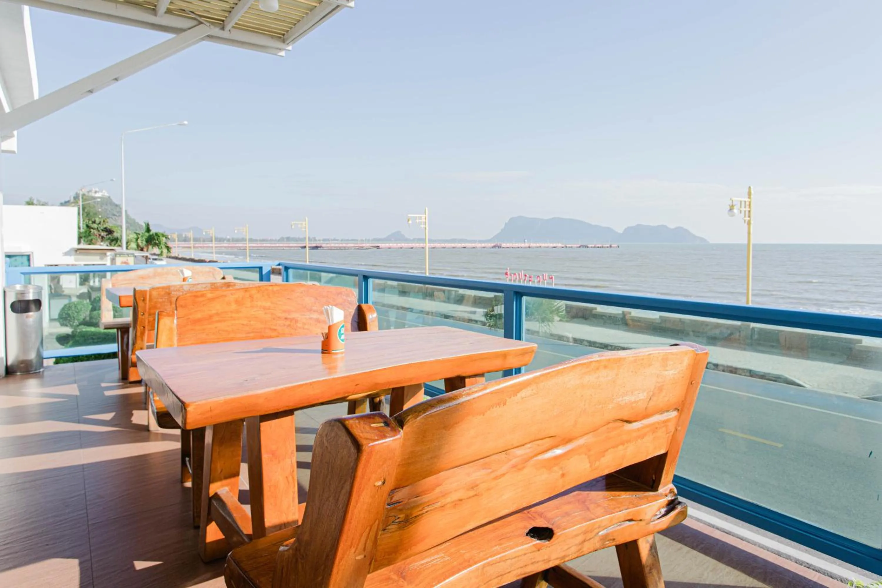 Restaurant/places to eat in Hadthong Hotel