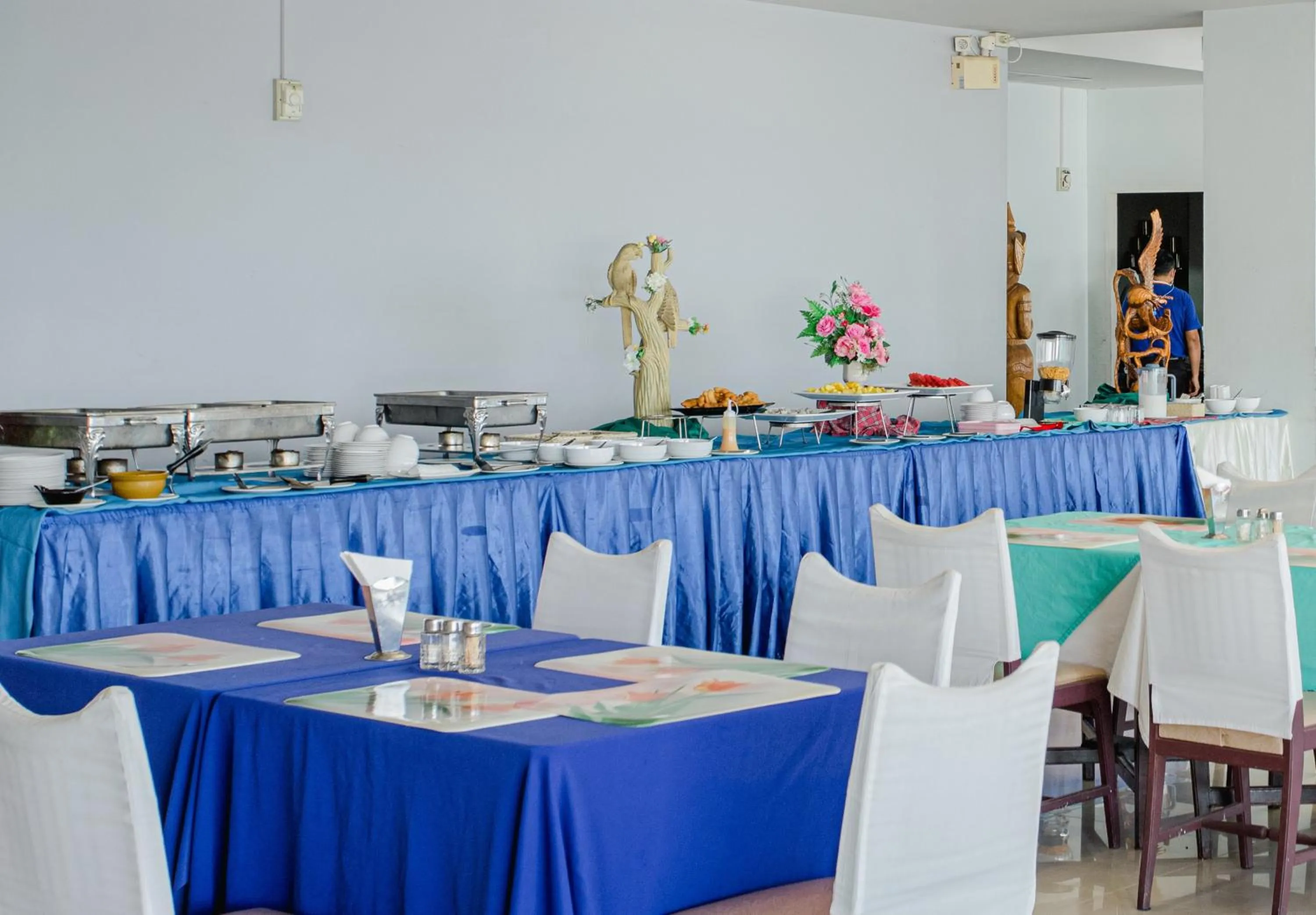Restaurant/places to eat in Hadthong Hotel