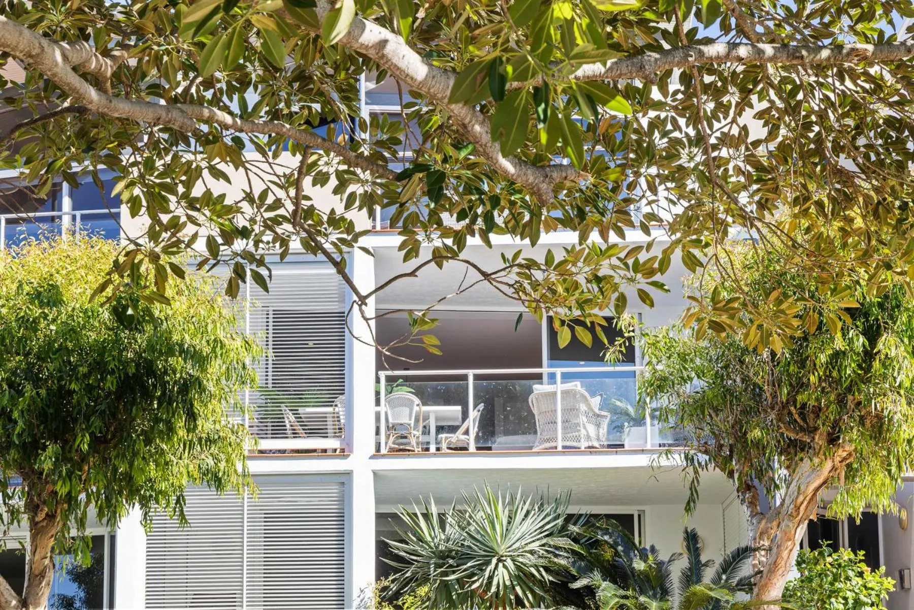 Aqua Promenade Beachfront Holiday Apartments