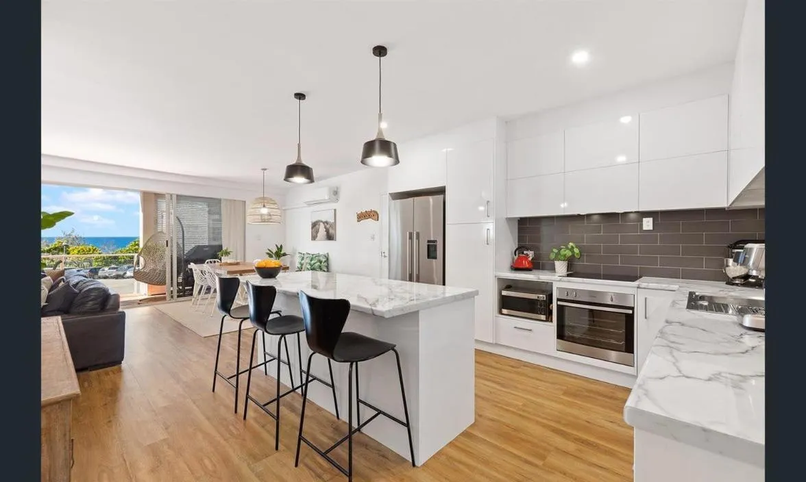 Aqua Promenade Beachfront Holiday Apartments