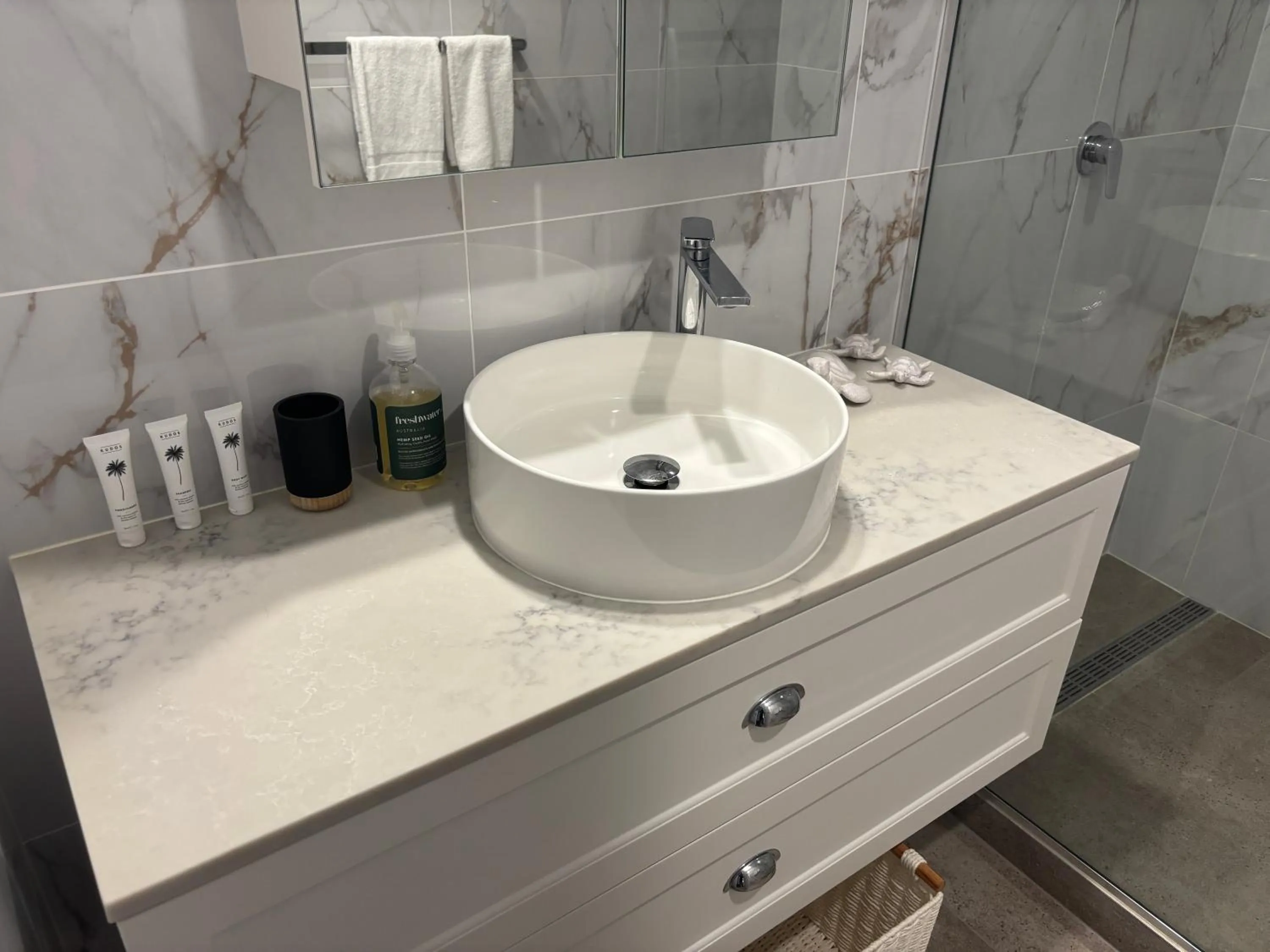 Aqua Promenade Beachfront Holiday Apartments