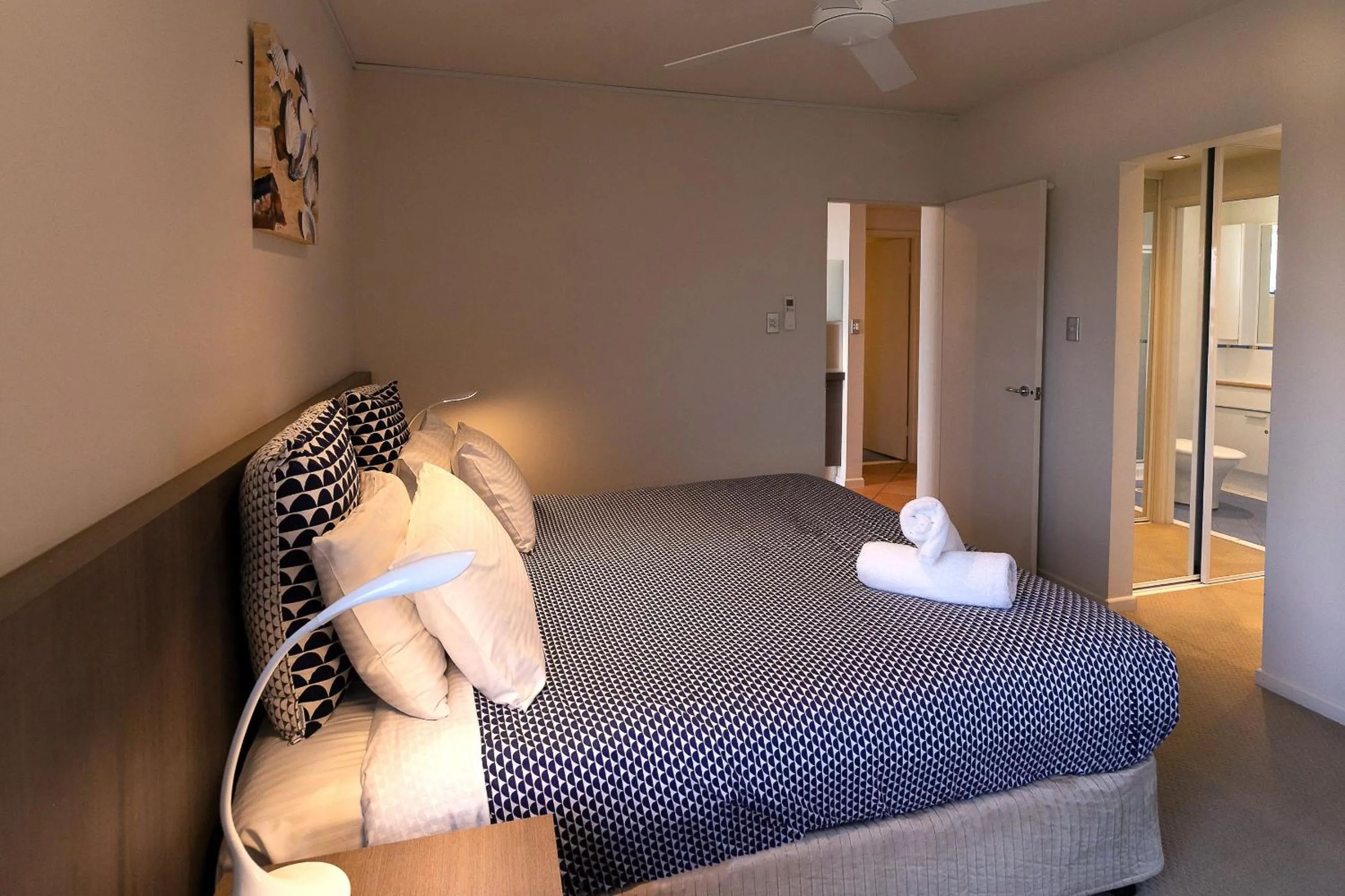 Bedroom, Bed in Aqua Promenade Beachfront Holiday Apartments