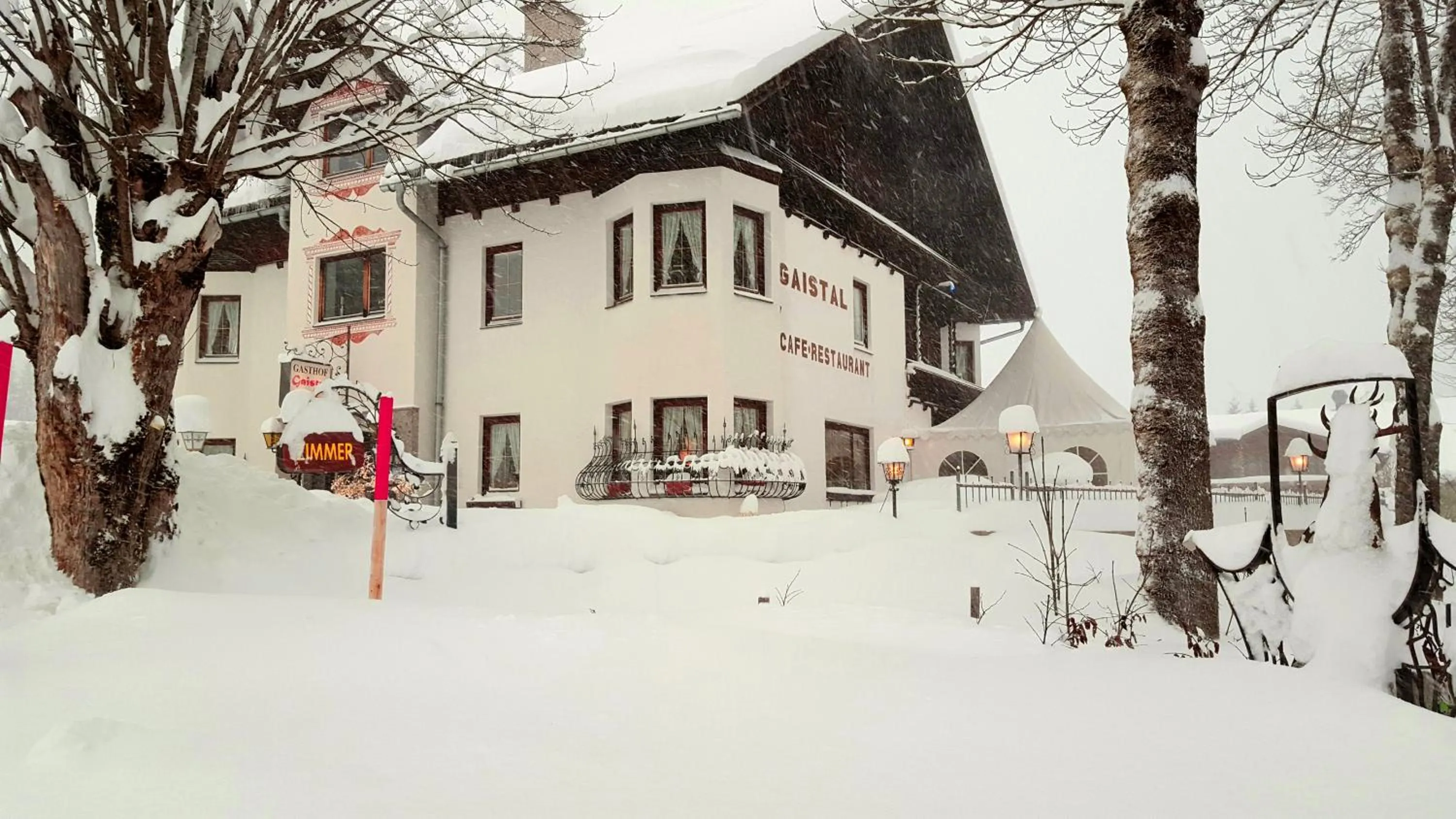 Property building in Hotel Gasthof Gaistal