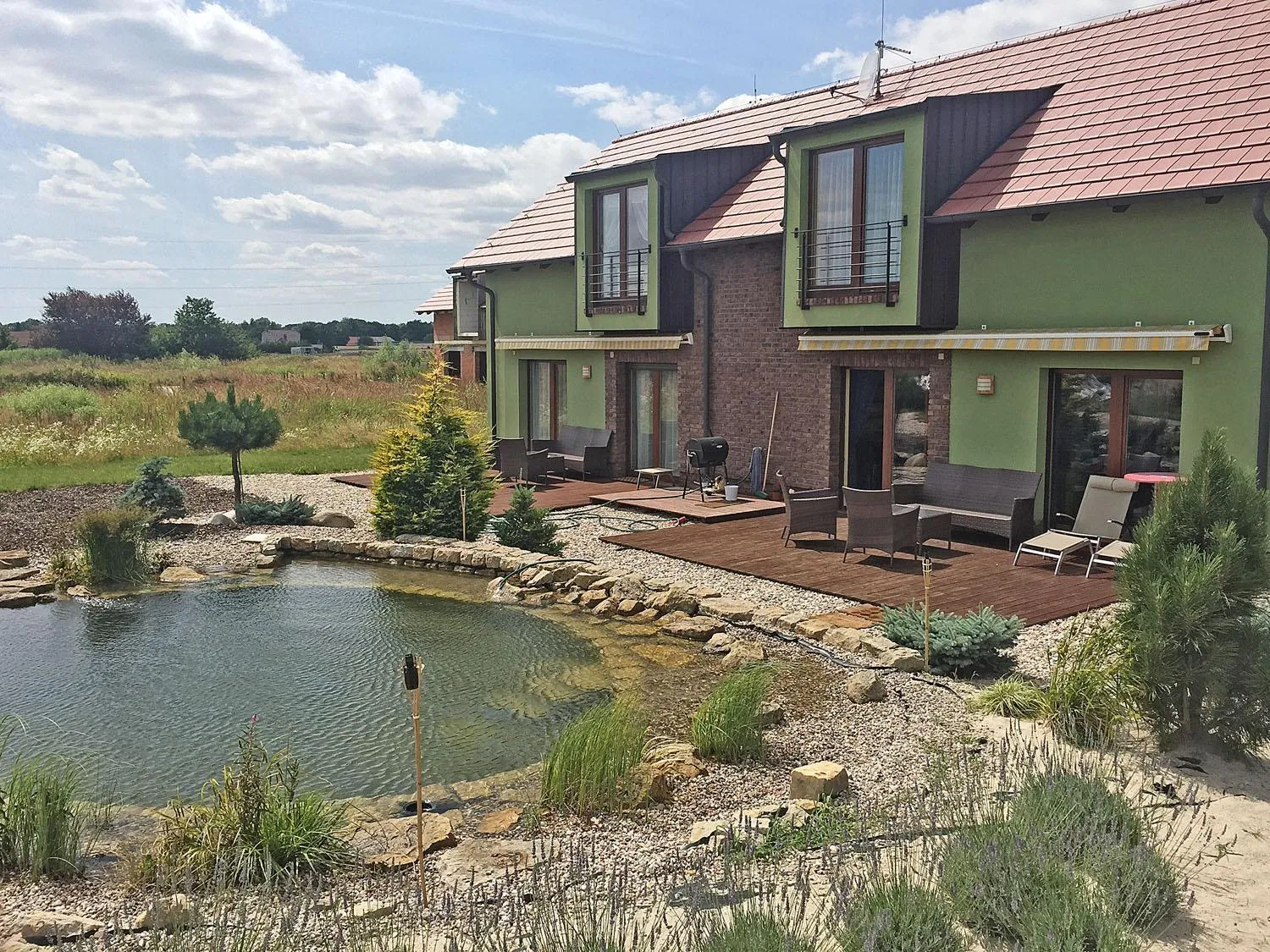 Spring in Lake View Apartments near Golf Resort Kunětická Hora, Dříteč