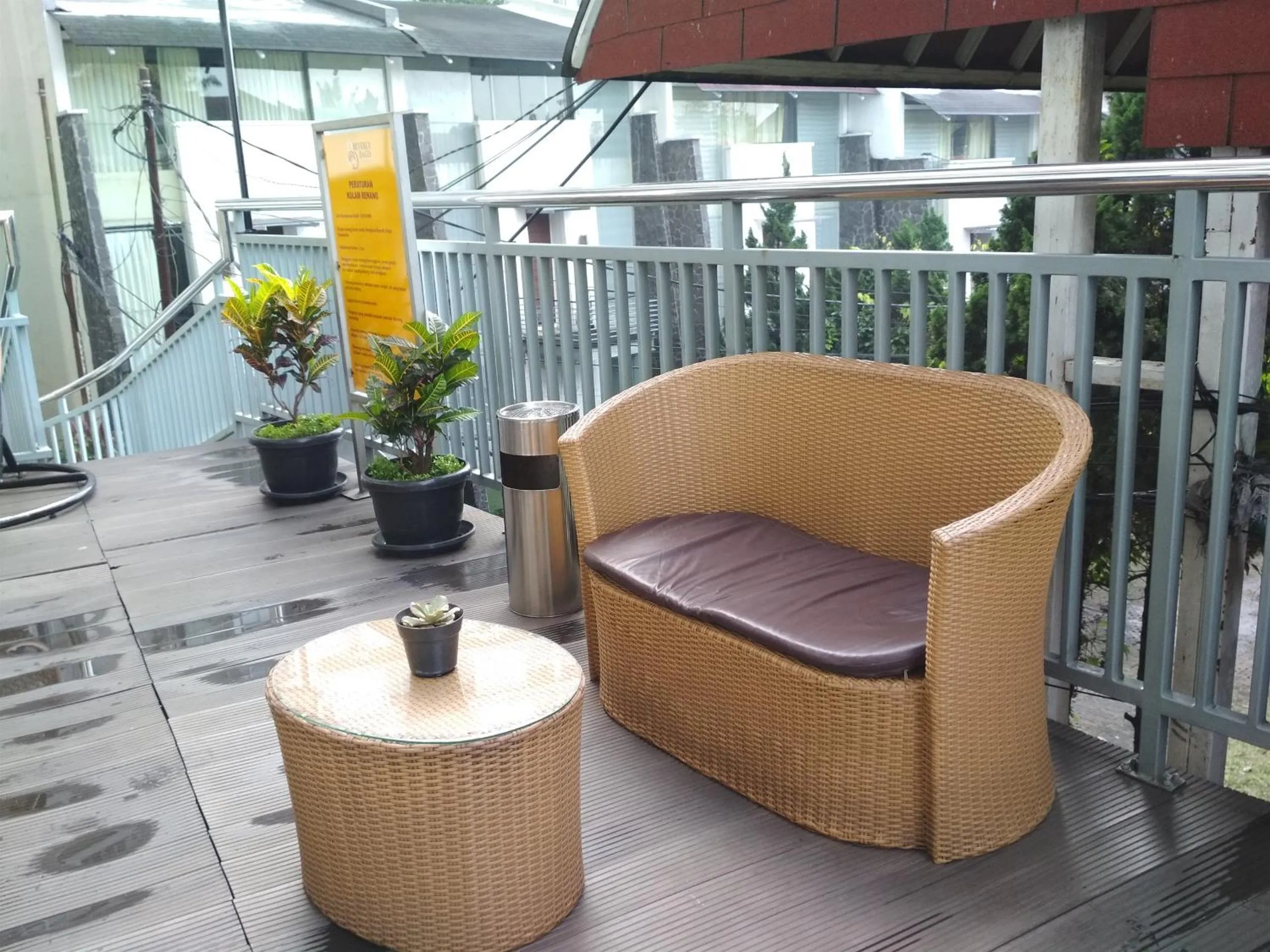 Relaxing Studio near ITB at Beverly Dago Apartment By Travelio