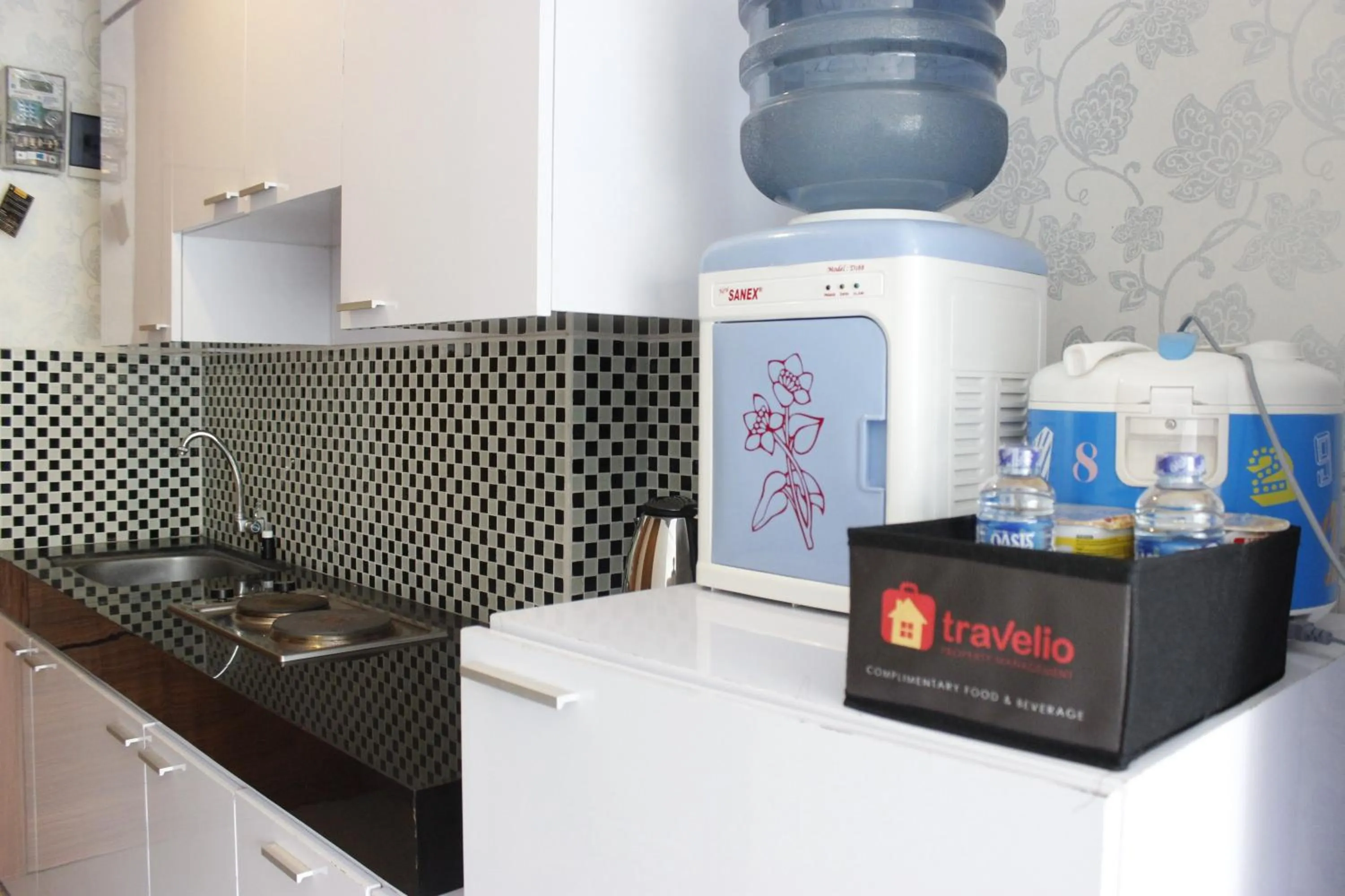 Relaxing Studio near ITB at Beverly Dago Apartment By Travelio