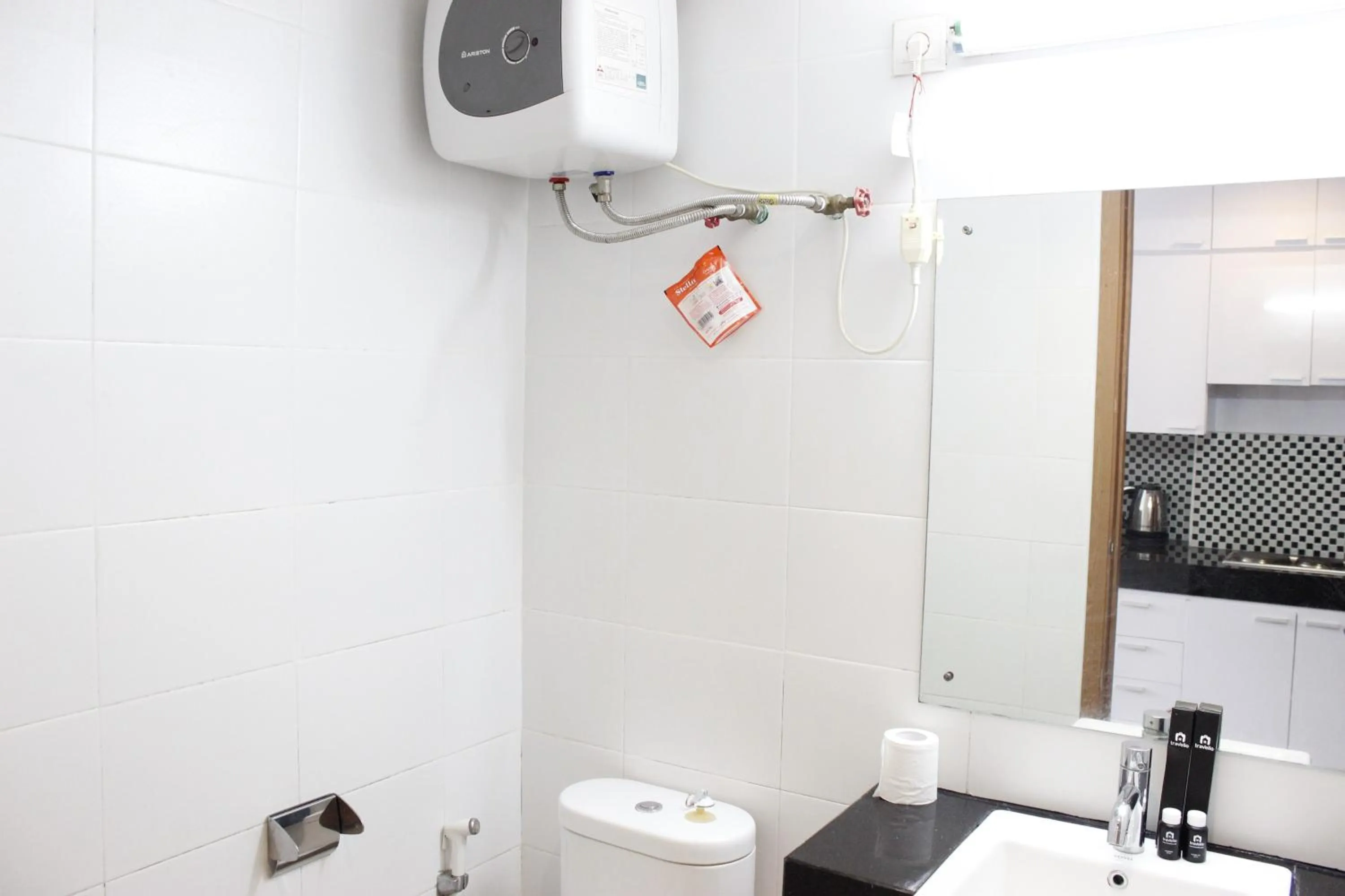 Relaxing Studio near ITB at Beverly Dago Apartment By Travelio