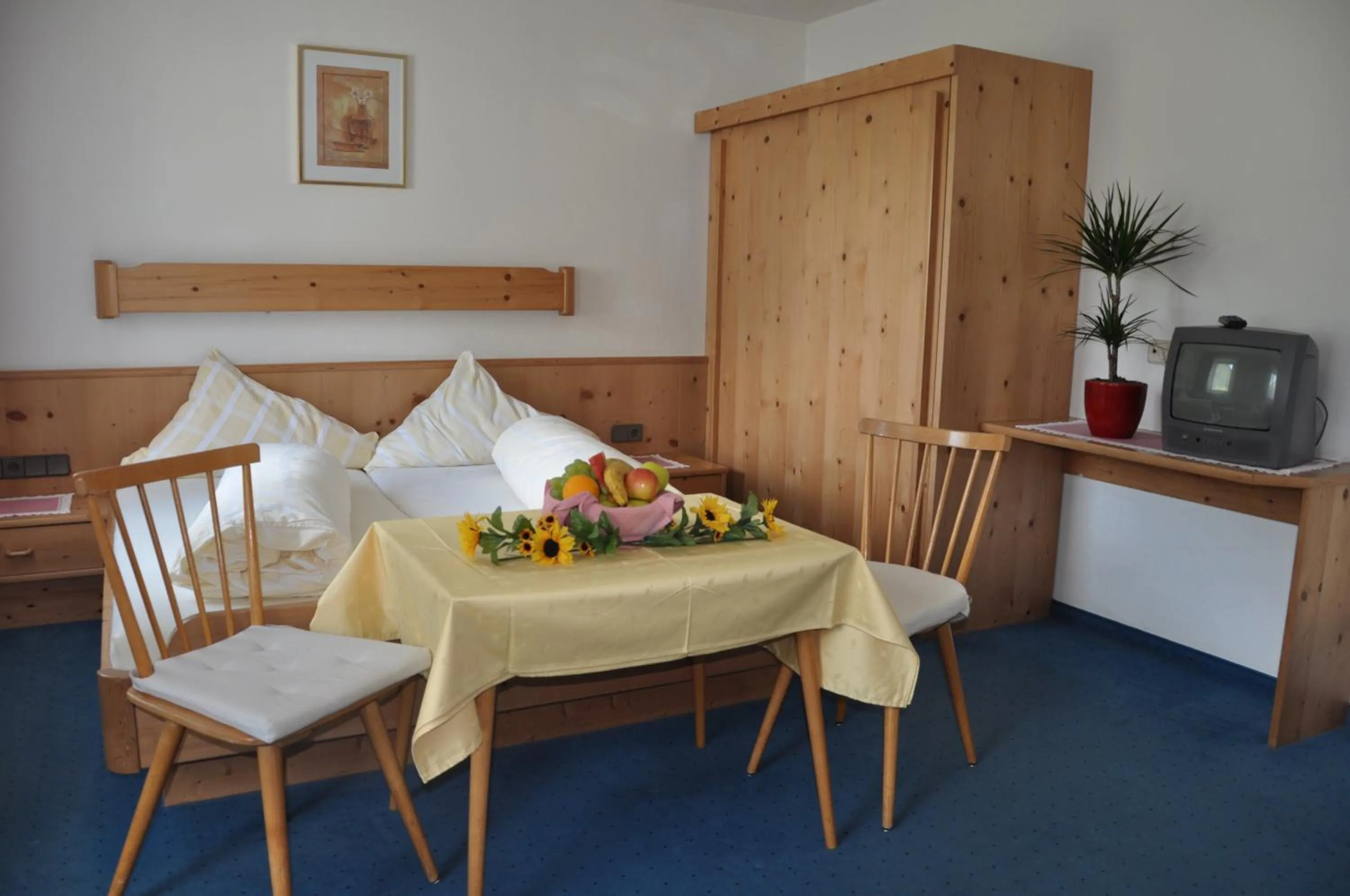 Photo of the whole room in Hotel Kleon