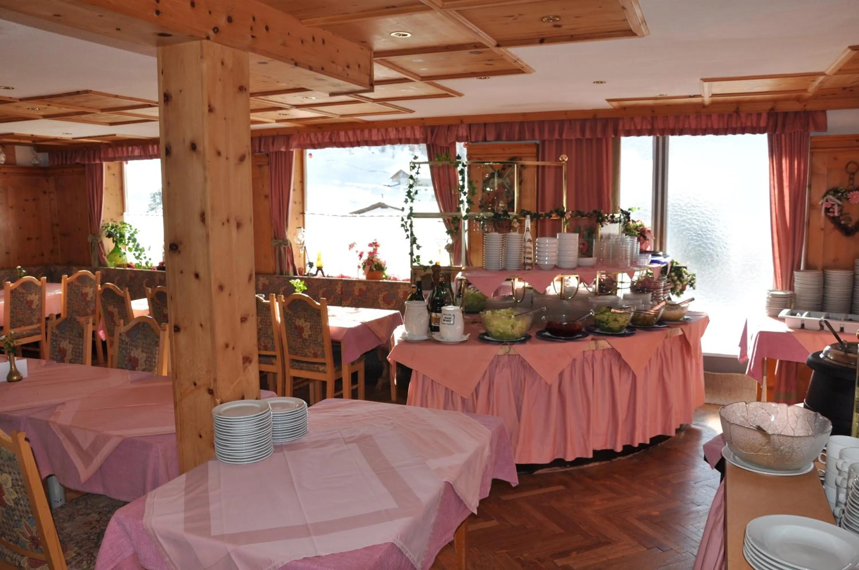 Restaurant/places to eat in Hotel Kleon