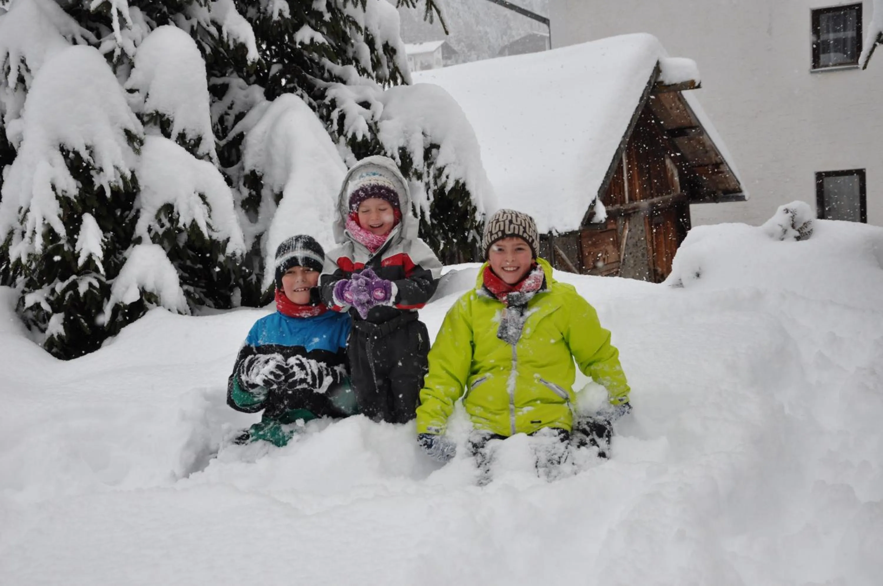 children in Hotel Kleon