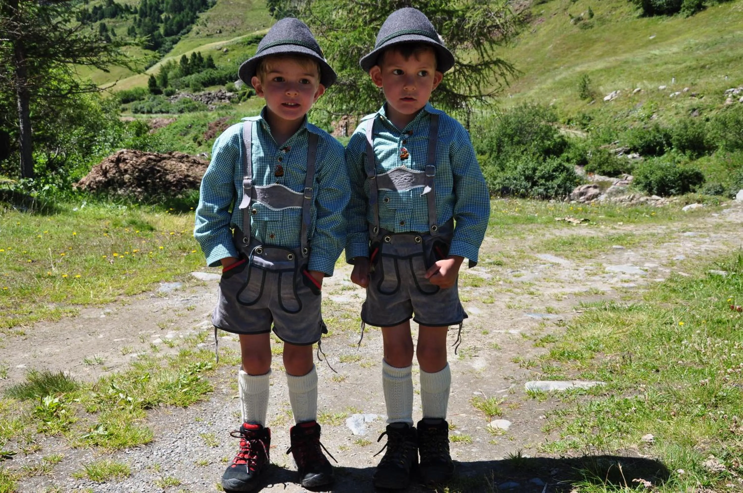 children in Hotel Kleon