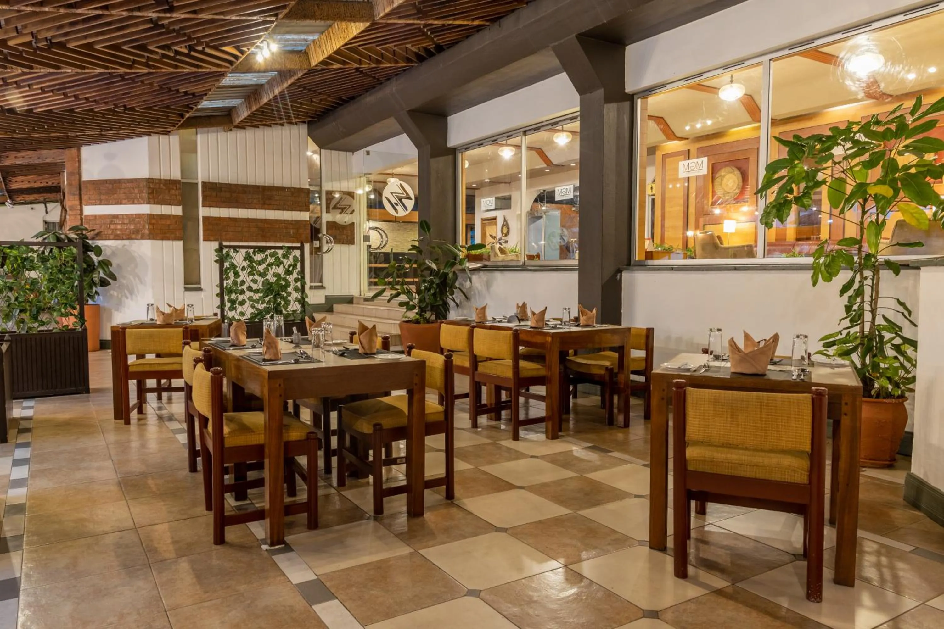 Restaurant/places to eat in Muthu Silver Springs Hotel