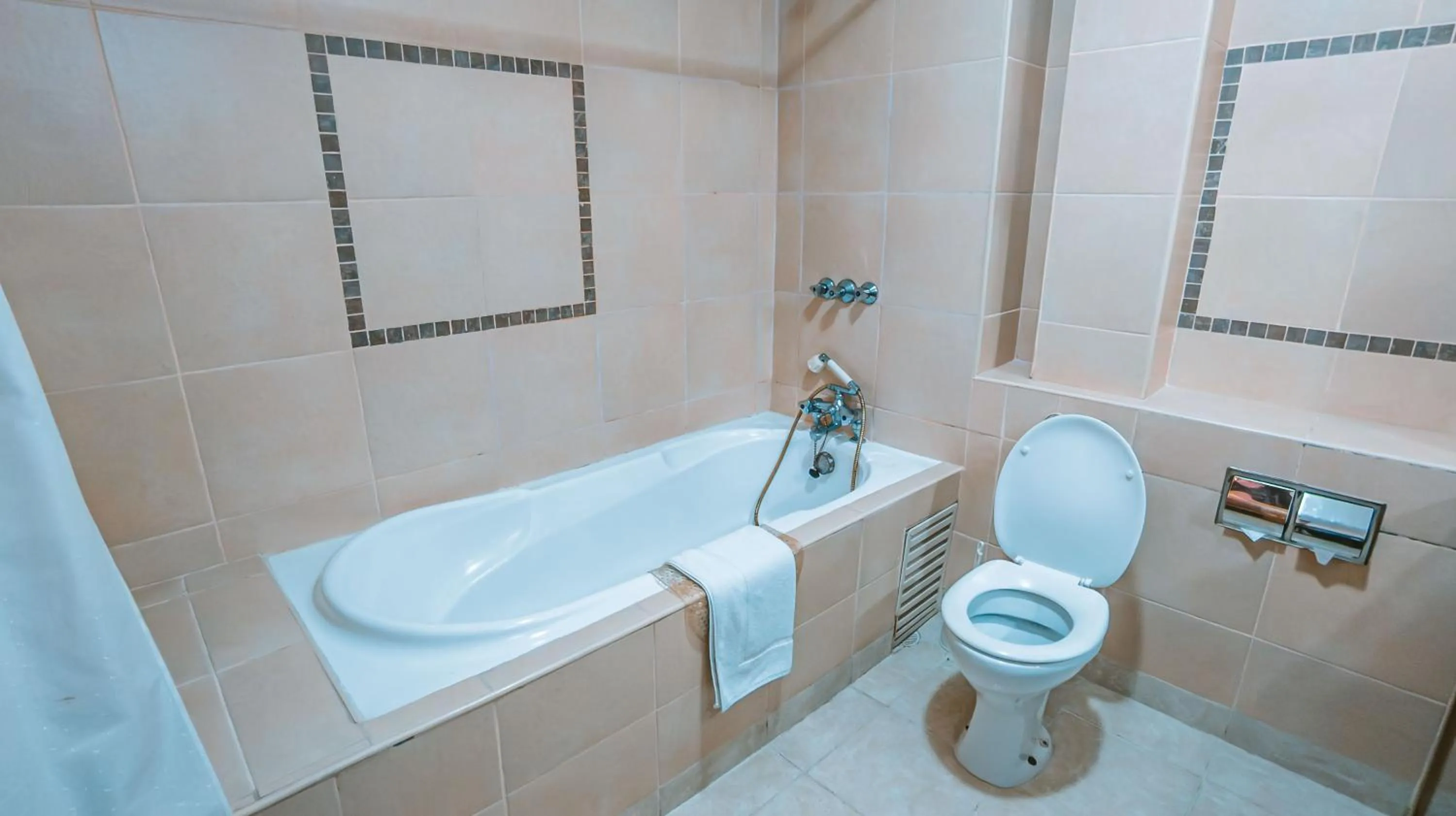 Bathroom in Muthu Silver Springs Hotel