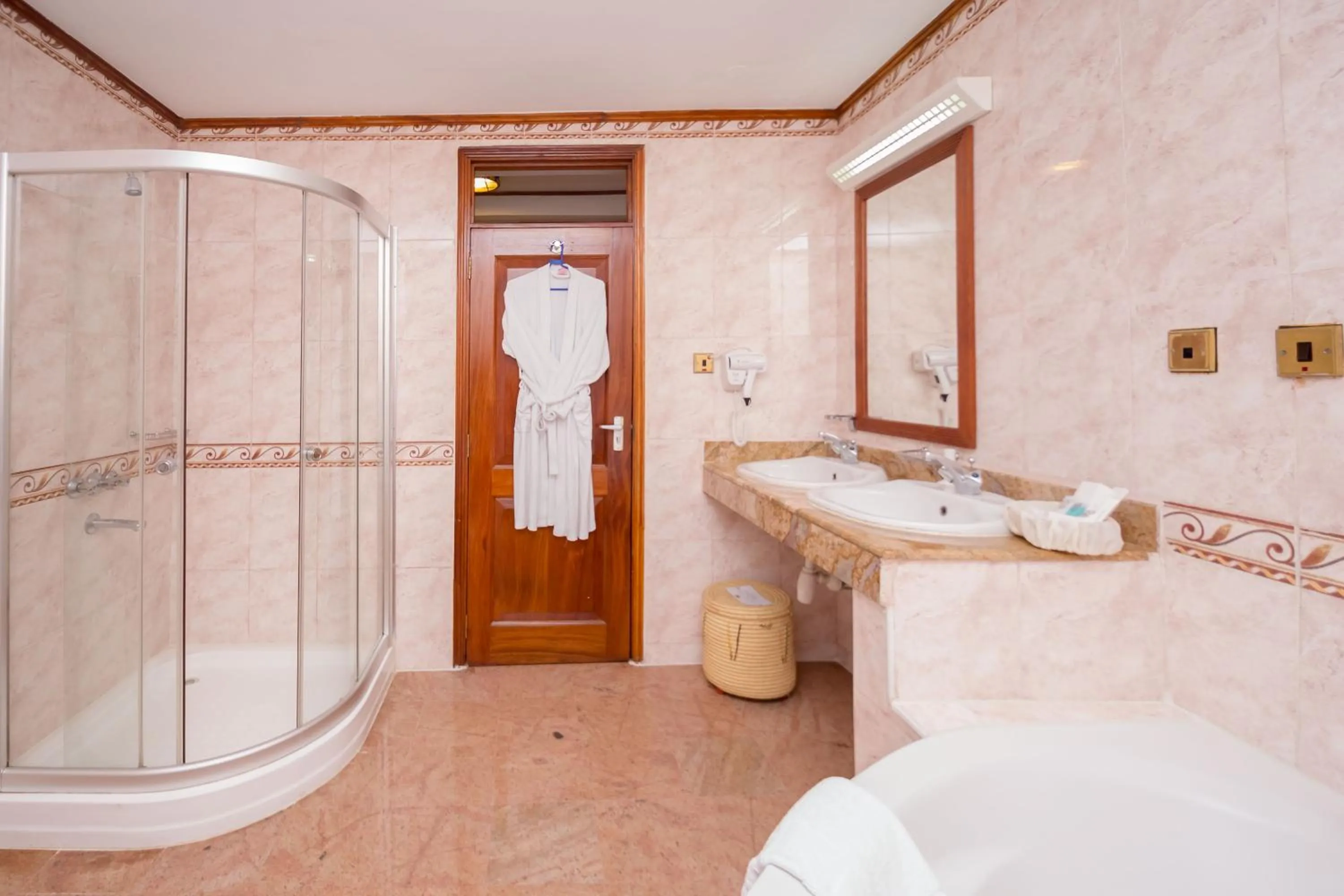 Bathroom in Muthu Silver Springs Hotel