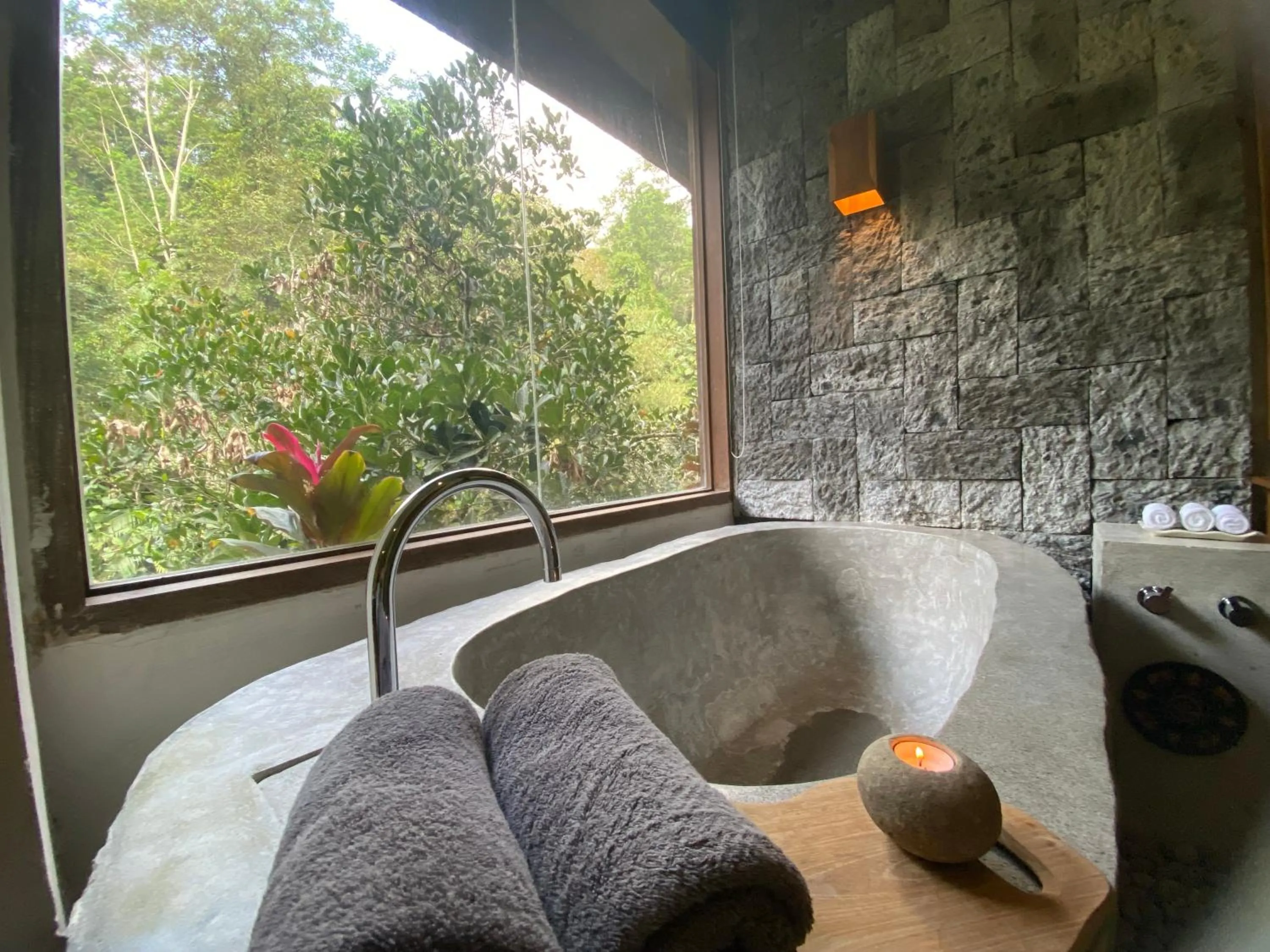 Spa and wellness centre/facilities in Kenran Resort Ubud By Soscomma