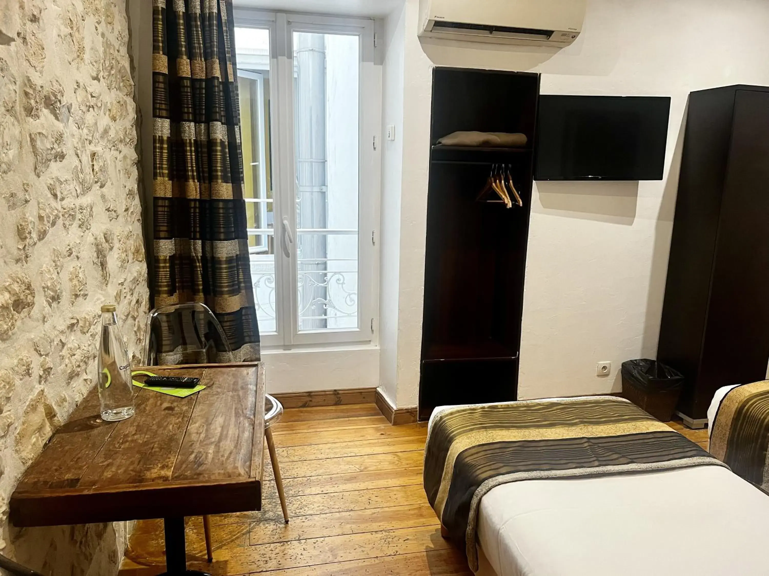 Classic Double or Twin Room in Hotel de La Paix Classic Double or Twin Room in Hotel de La Paix