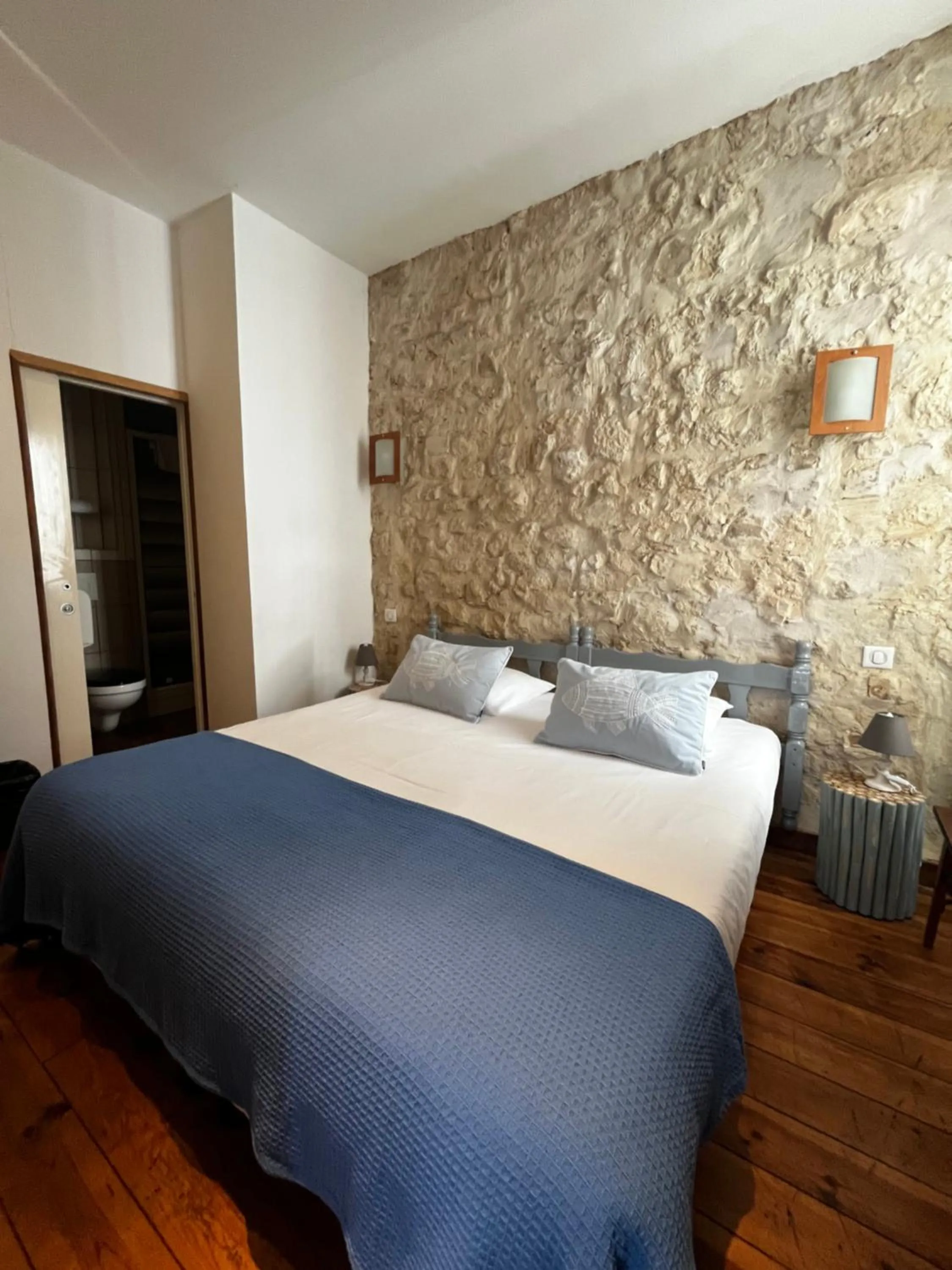 Bed in Hotel de La Paix