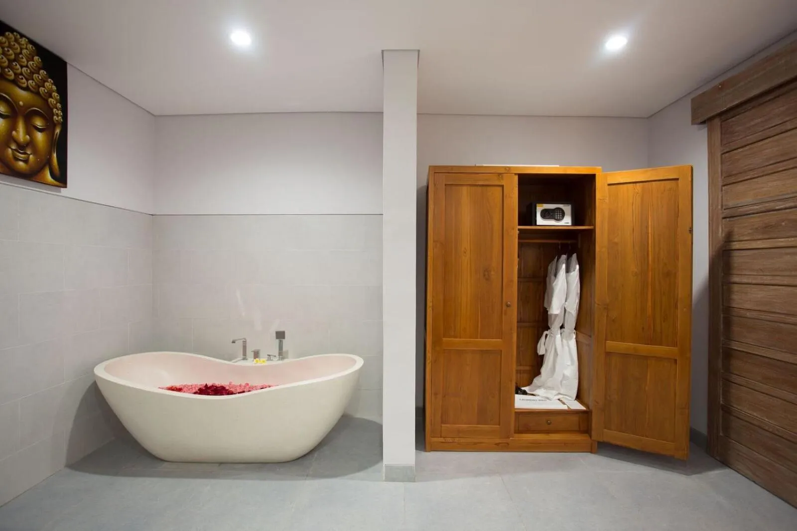 Bath in The Awandari Villas Seminyak - CHSE Certified