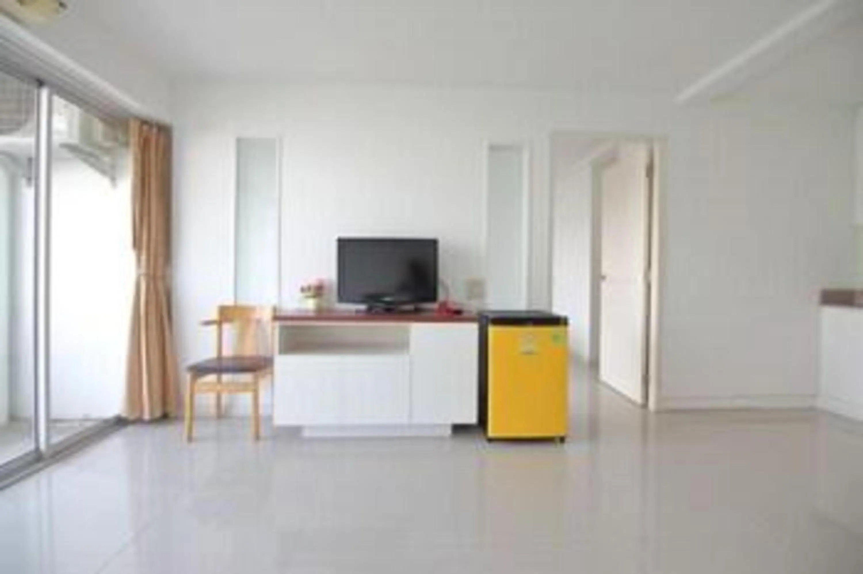 TV and multimedia in Super OYO 498 Ladawan Villa