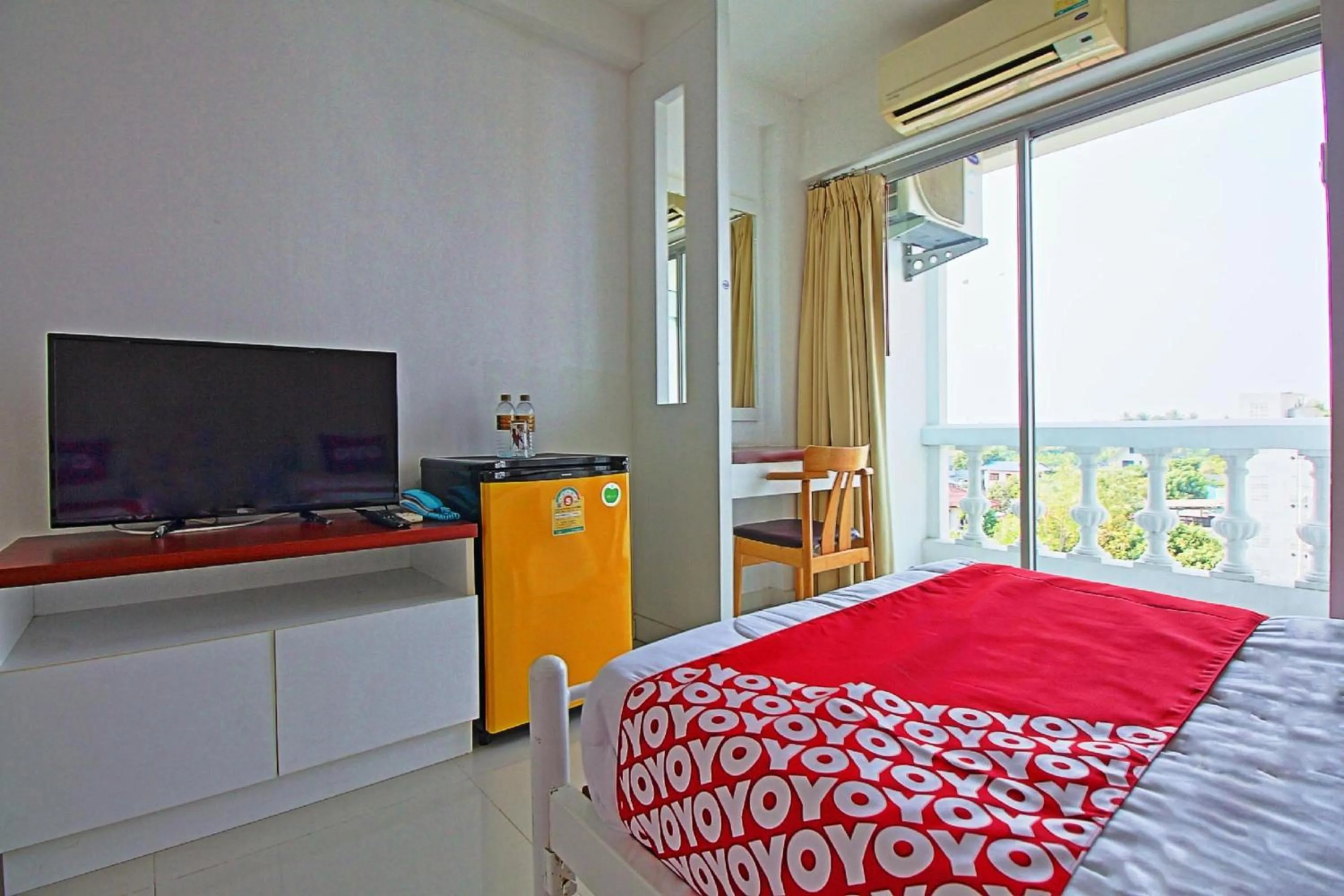 View (from property/room), Bed in Super OYO 498 Ladawan Villa