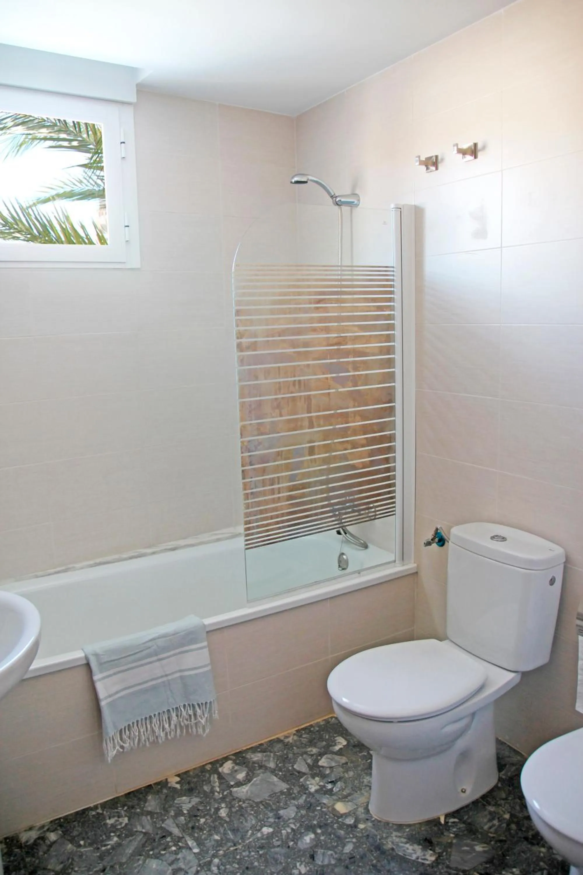 Bathroom in Apartamentos Doña Carmen 3000