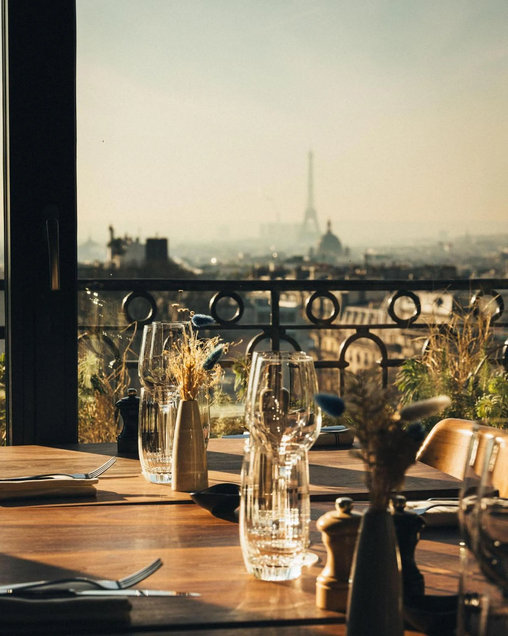 Restaurant/places to eat in Terrass" Hotel