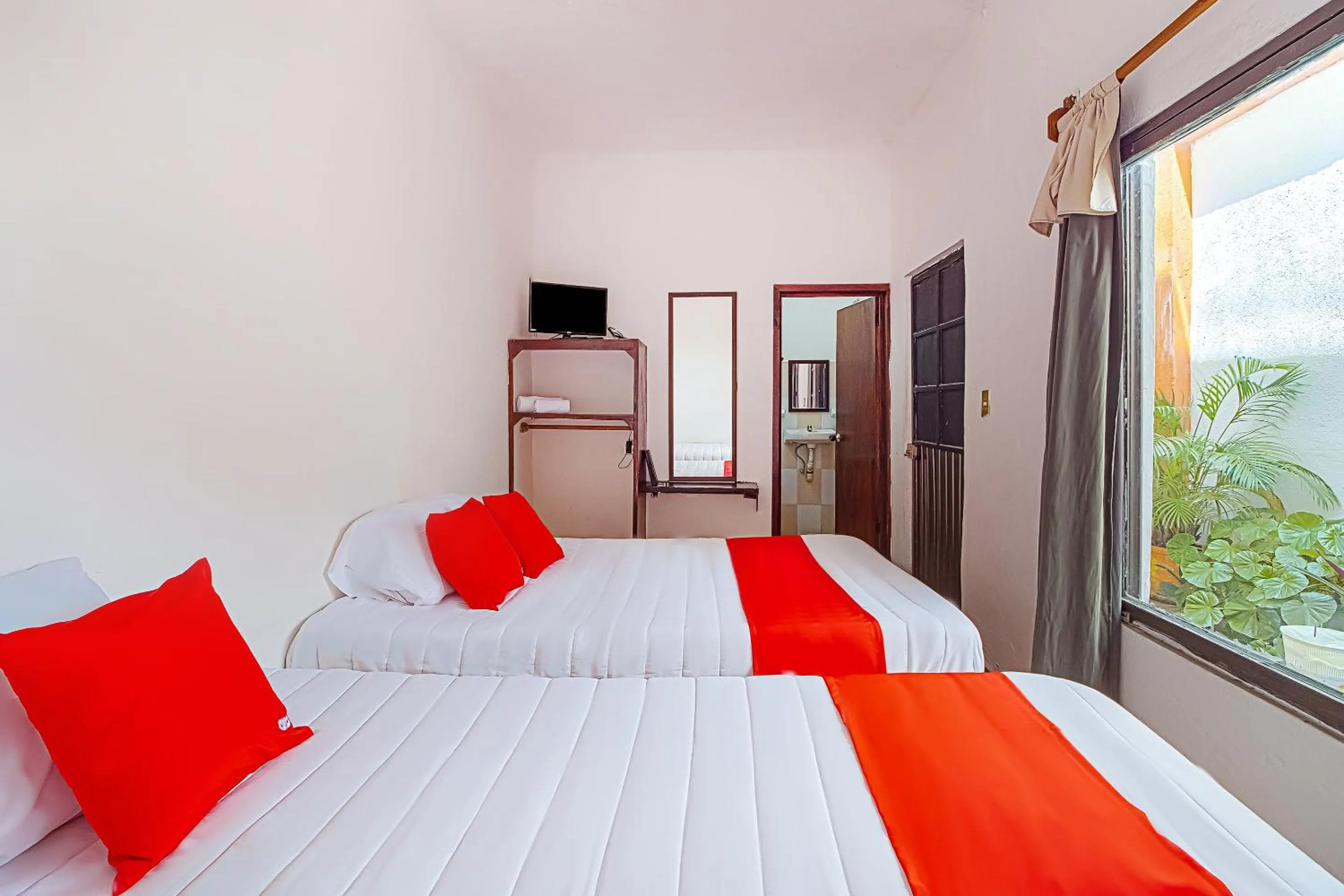 Bedroom, Bed in OYO Hotel Posada Los Faroles,Tabasco