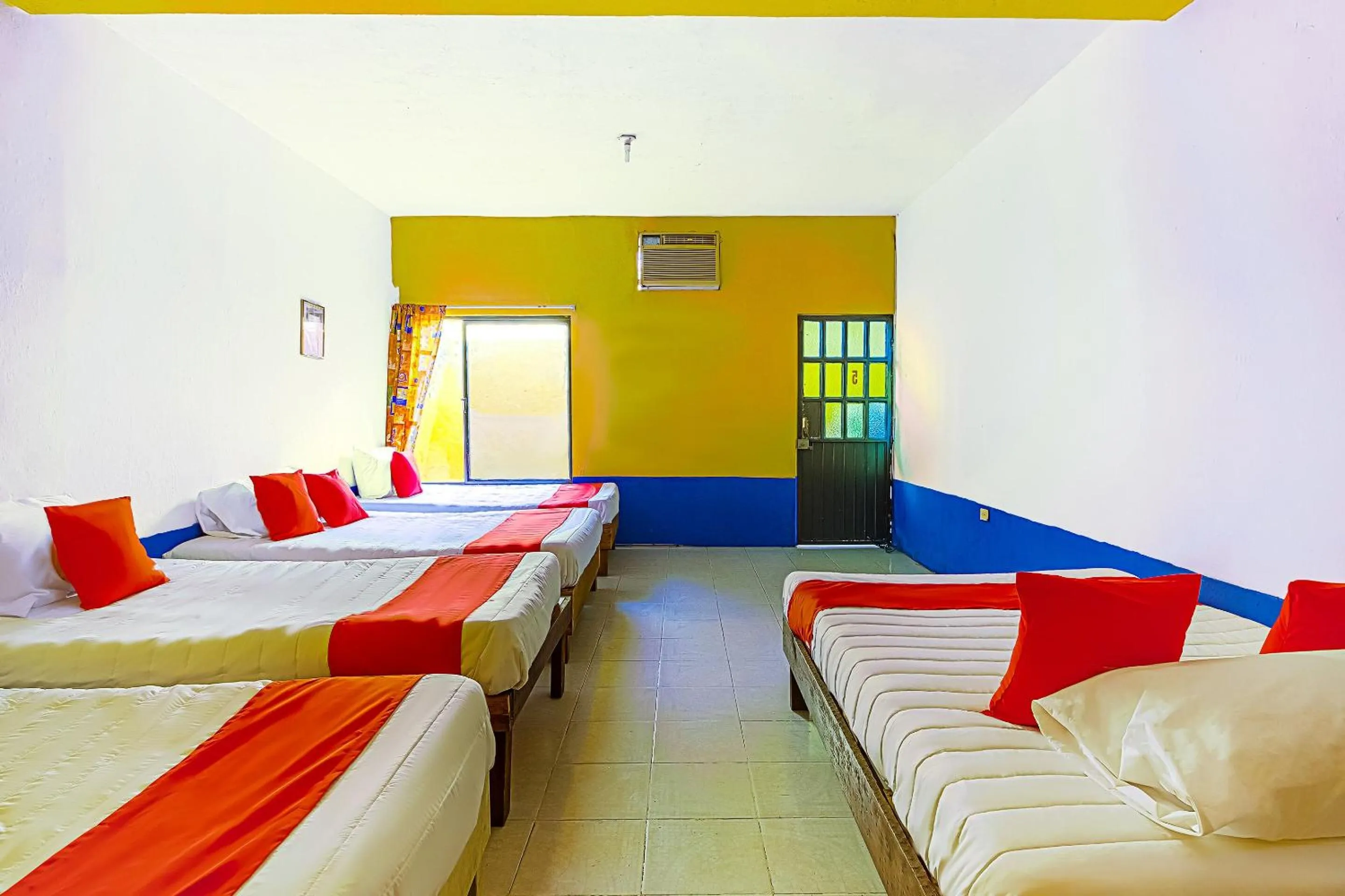 Bedroom, Bed in OYO Hotel Posada Los Faroles,Tabasco