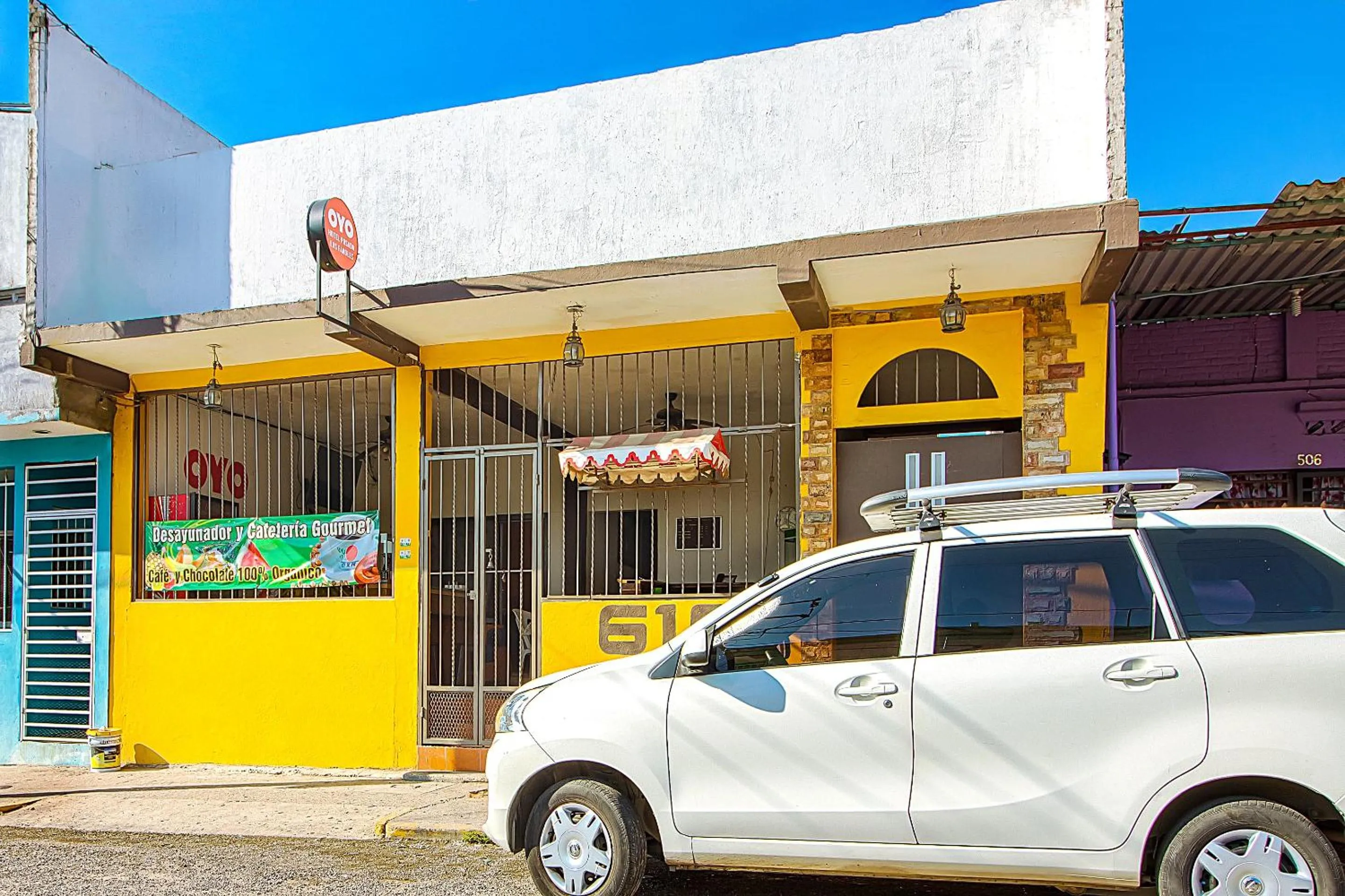 Facade/entrance in OYO Hotel Posada Los Faroles,Tabasco