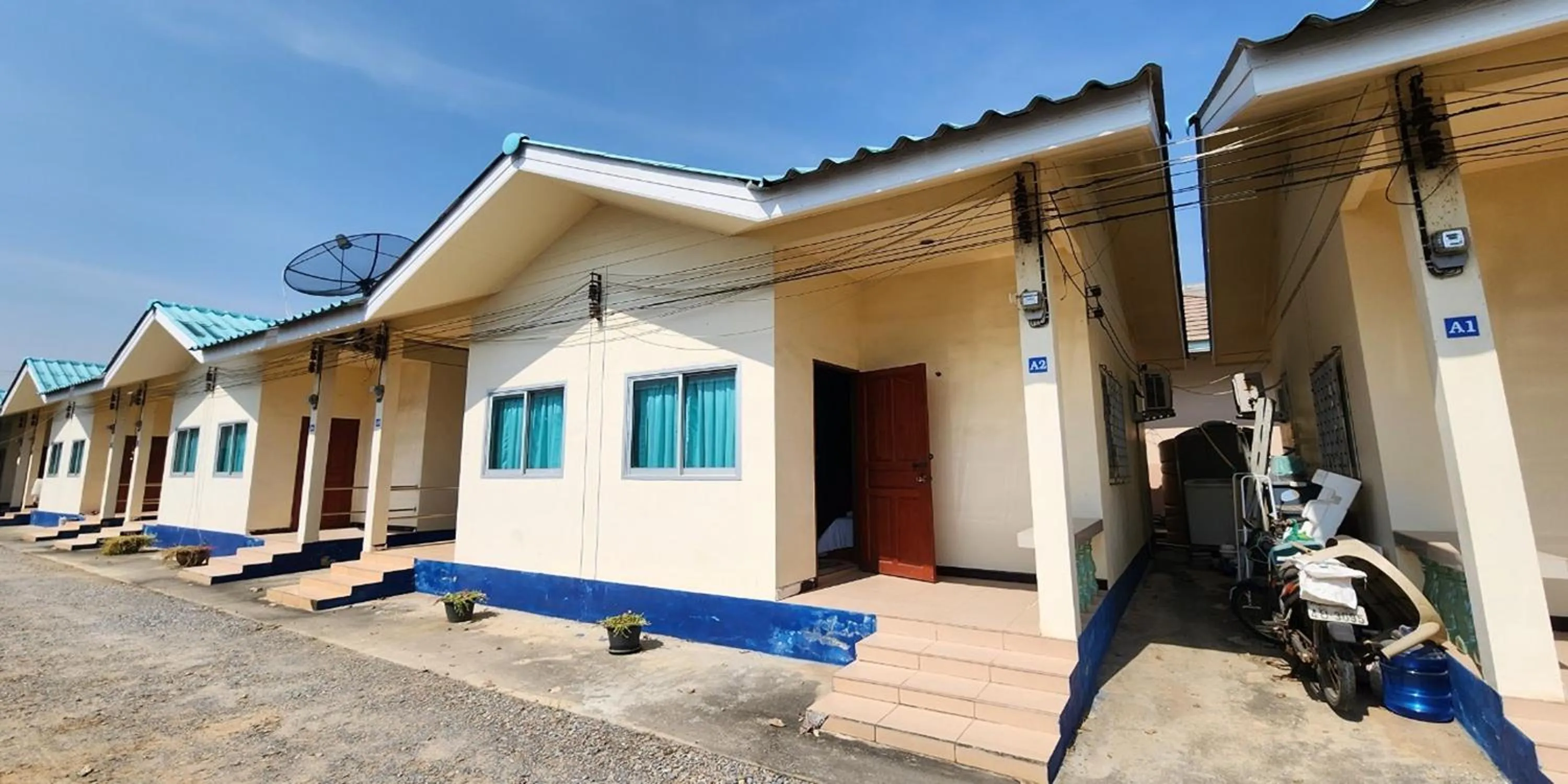 Property building in Chok Phikul Thong Resort