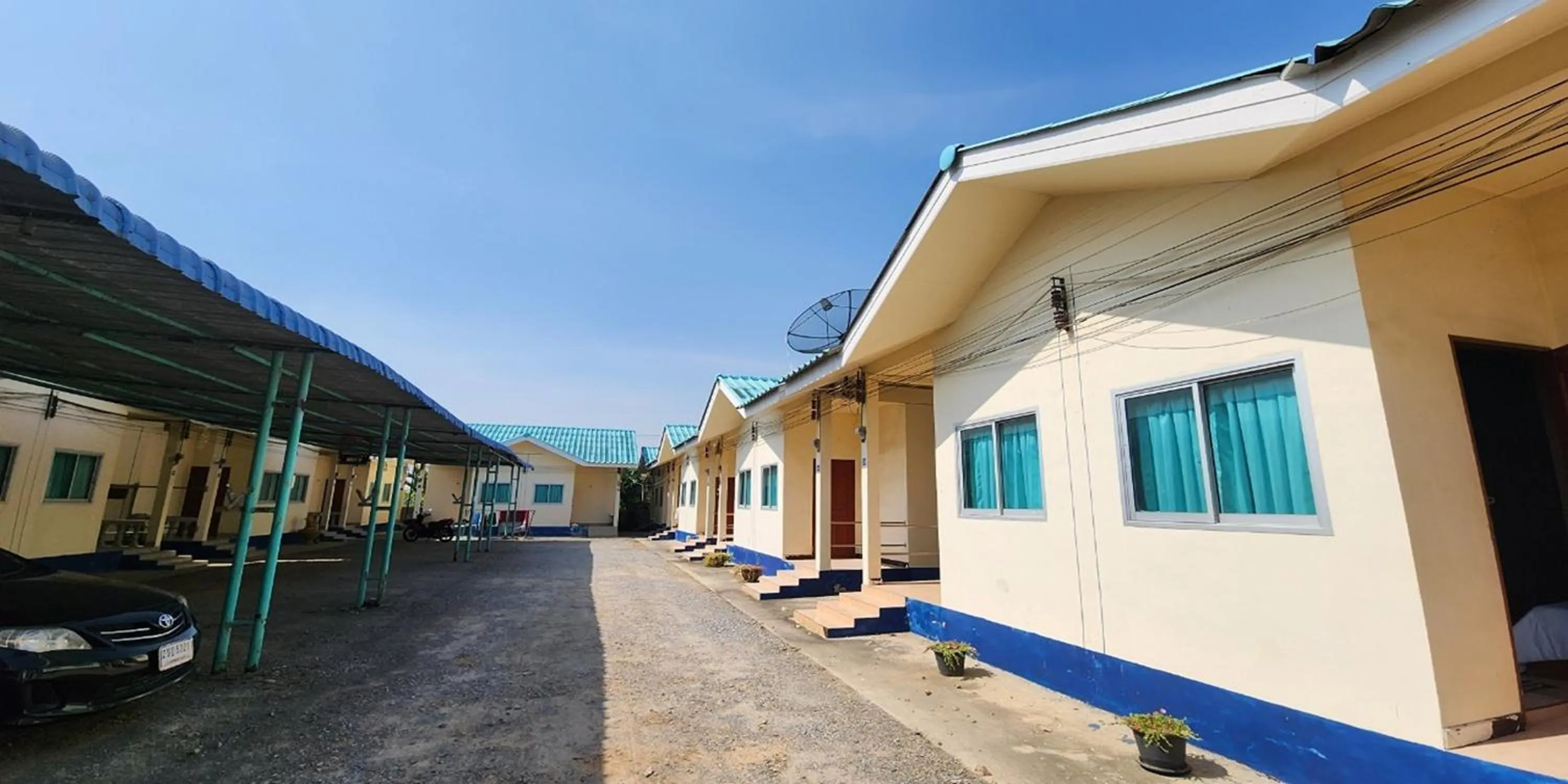 Property building in Chok Phikul Thong Resort