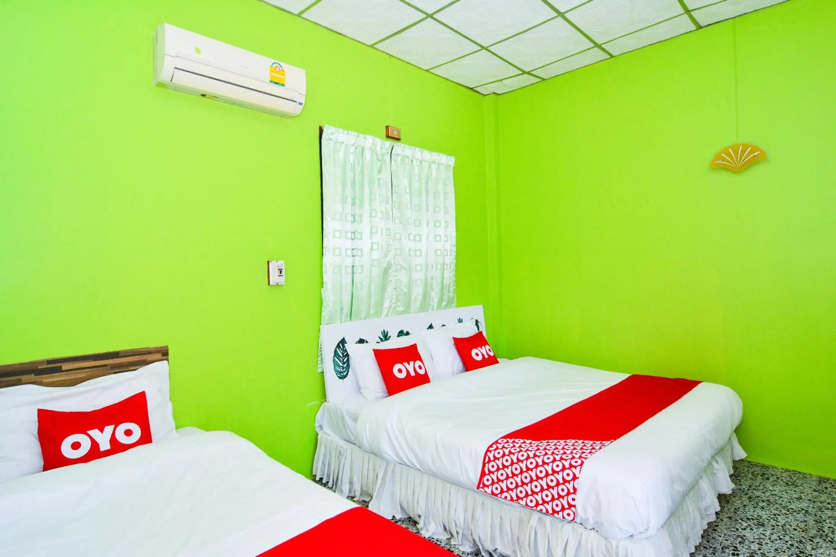 Deluxe Triple Room in OYO 499 Pattaraporn Hotel Deluxe Triple Room in OYO 499 Pattaraporn Hotel