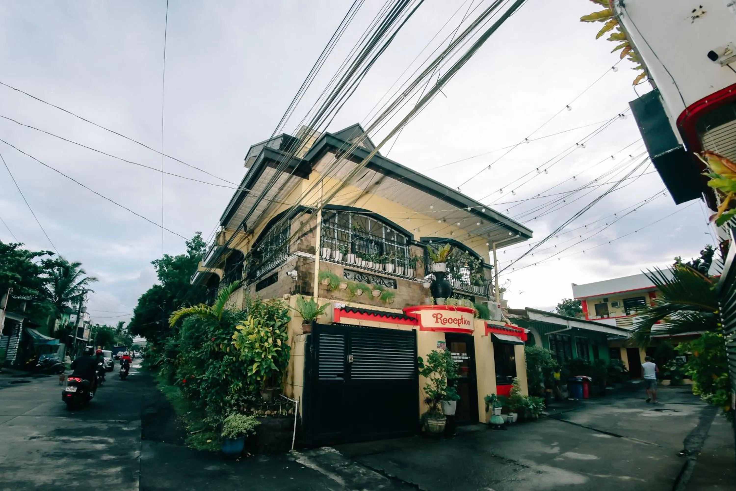 Neighbourhood in RedDoorz near Mariners Legazpi