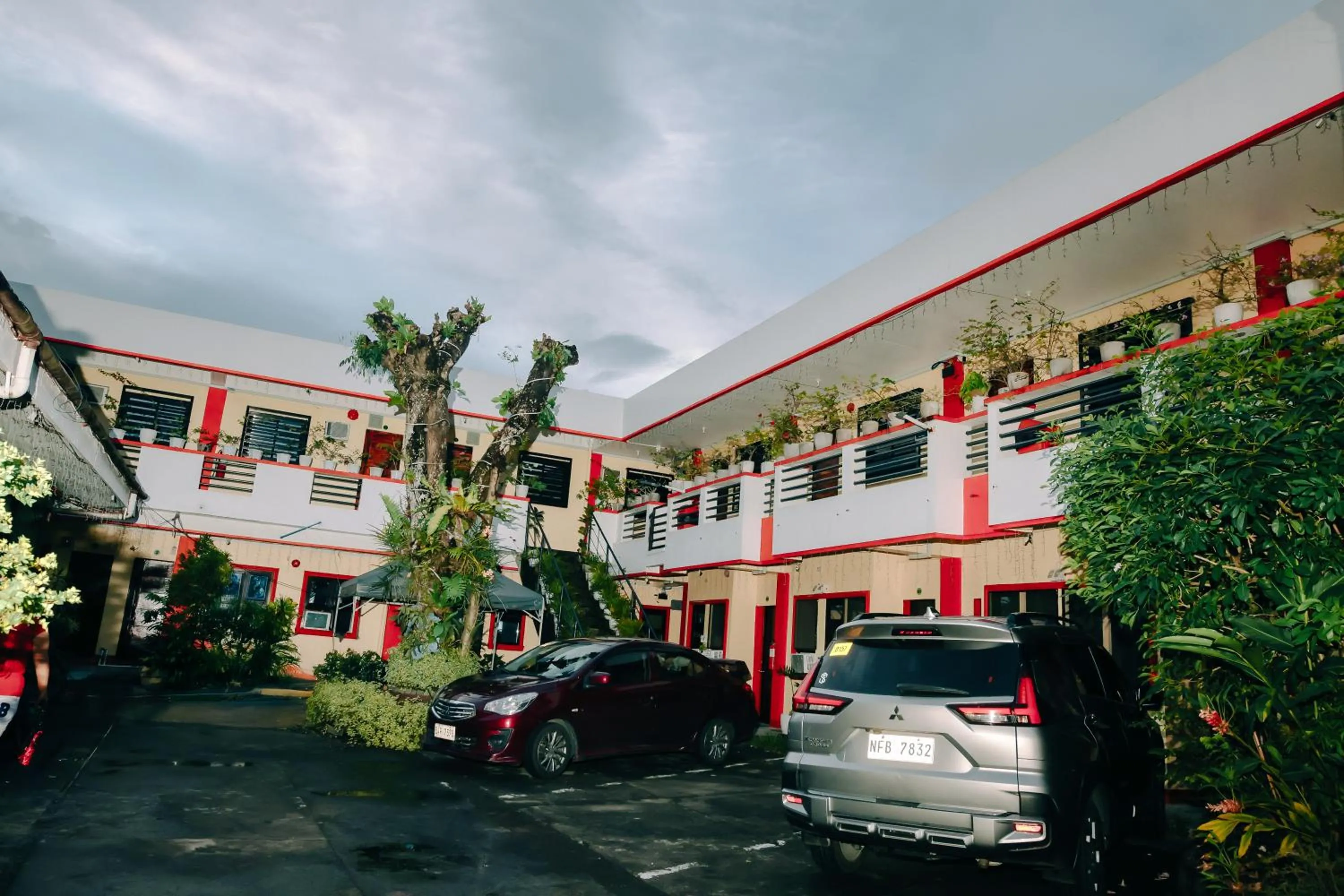 Property building in RedDoorz near Mariners Legazpi