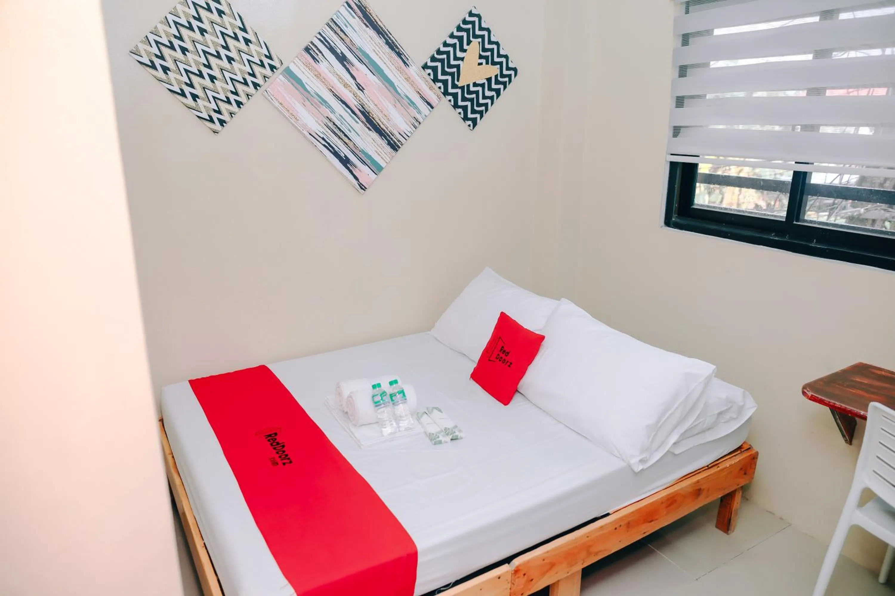 Bed in RedDoorz near Mariners Legazpi