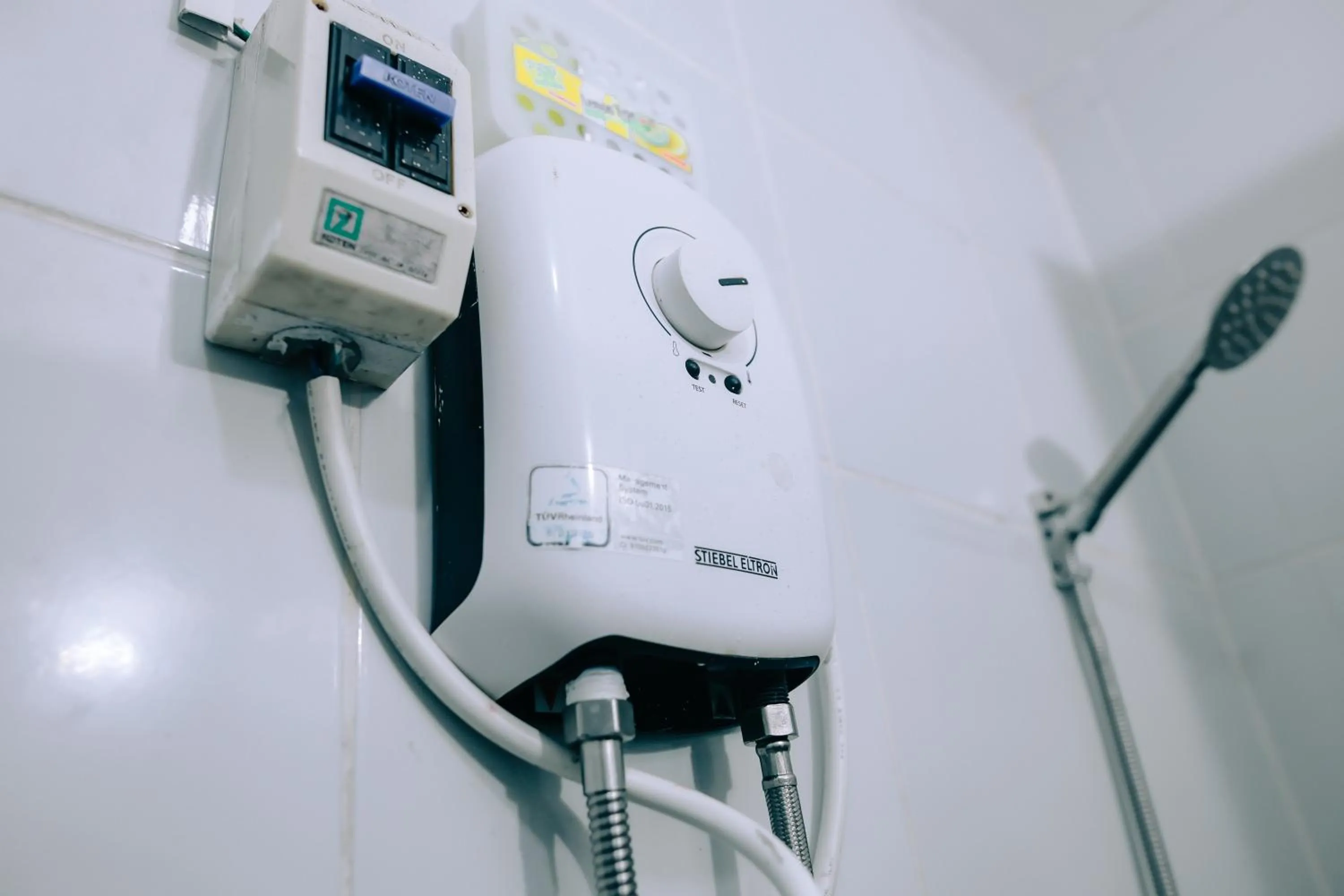 RedDoorz near Mariners Legazpi