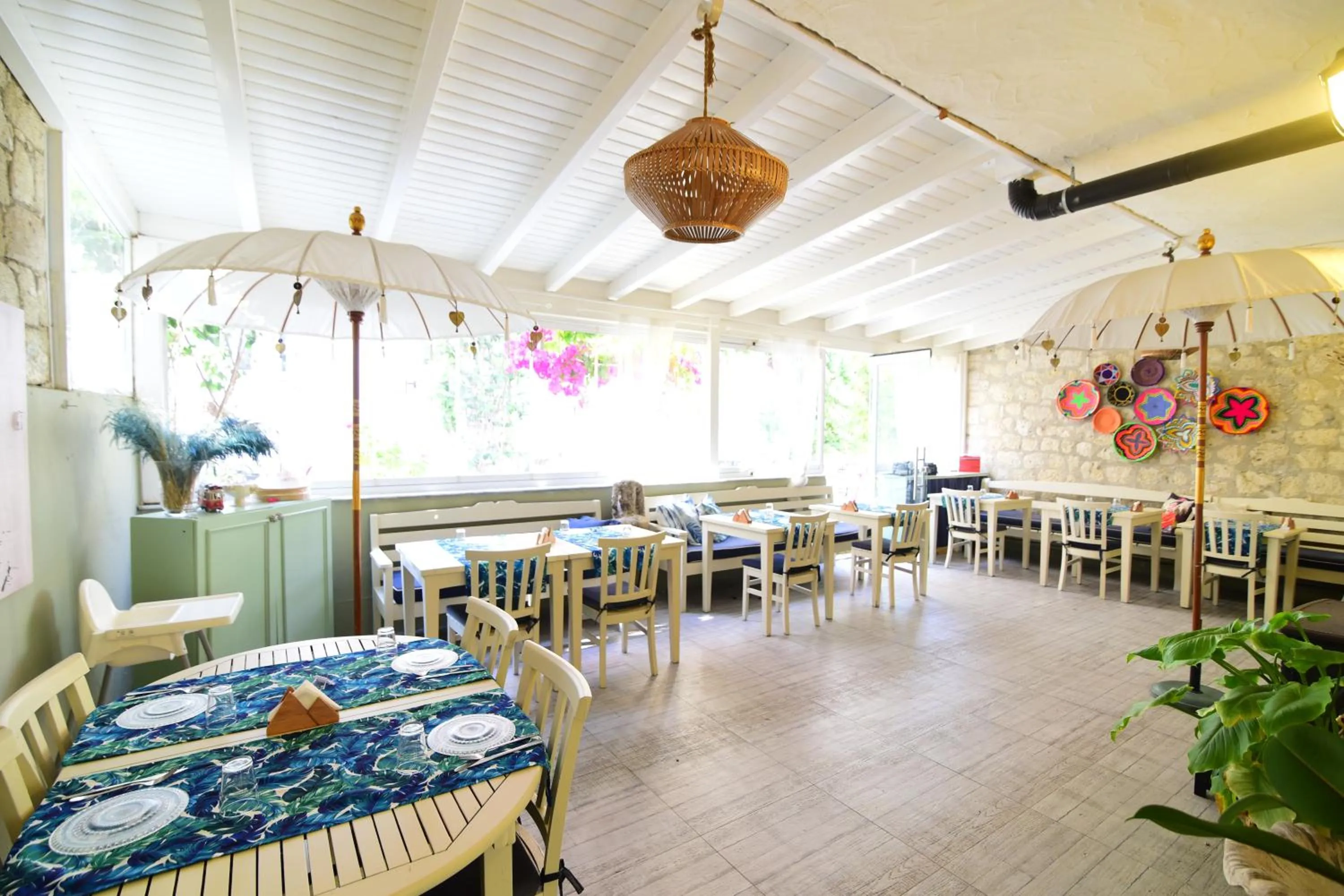 Restaurant/Places to Eat in Rue d'Azur Alaçatı