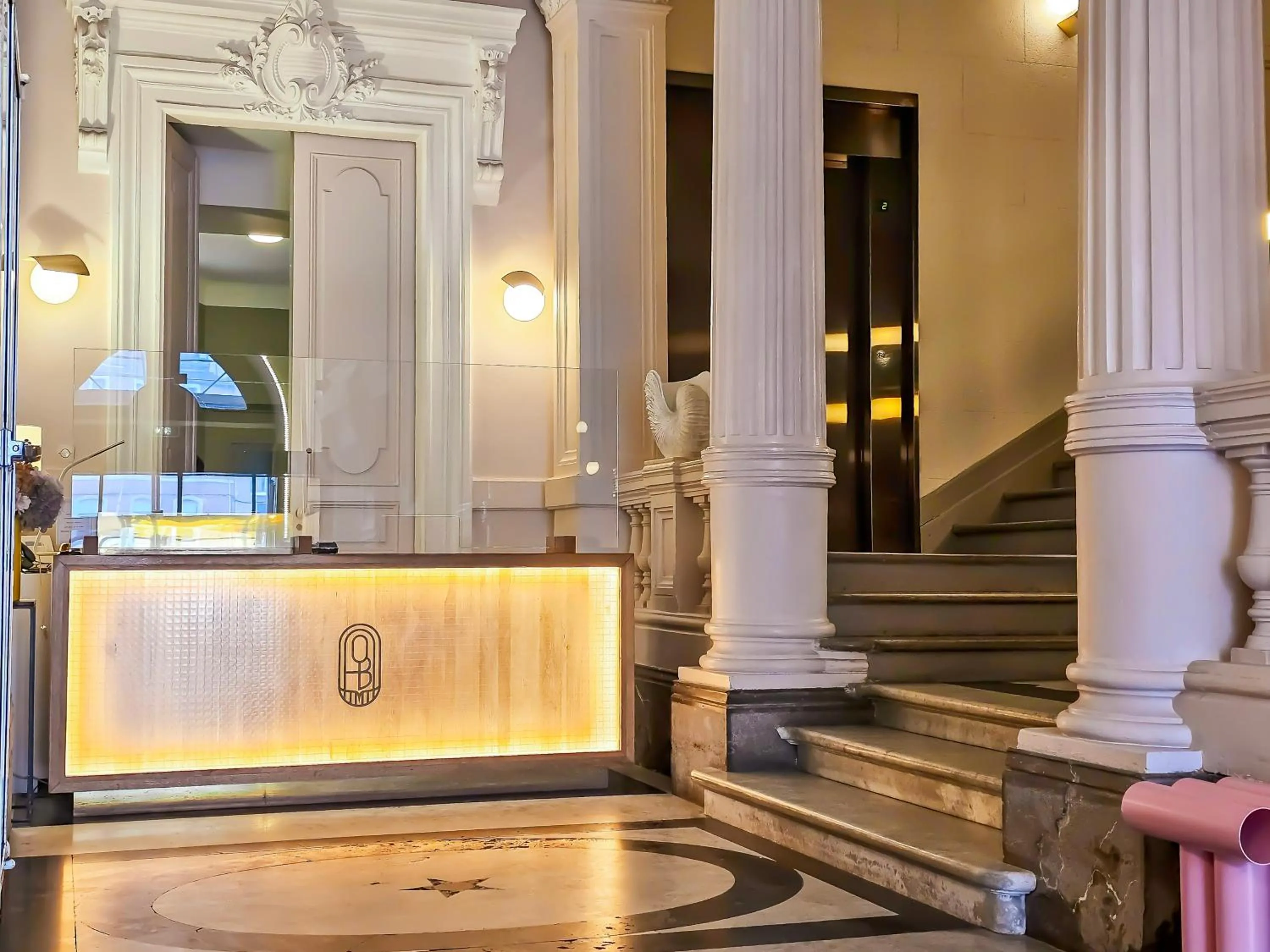 Lobby or reception in Hôtel L'orque Bleue