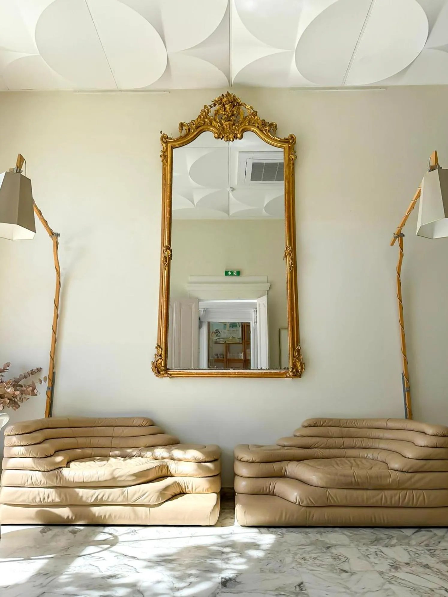 Living room in Hôtel L'orque Bleue