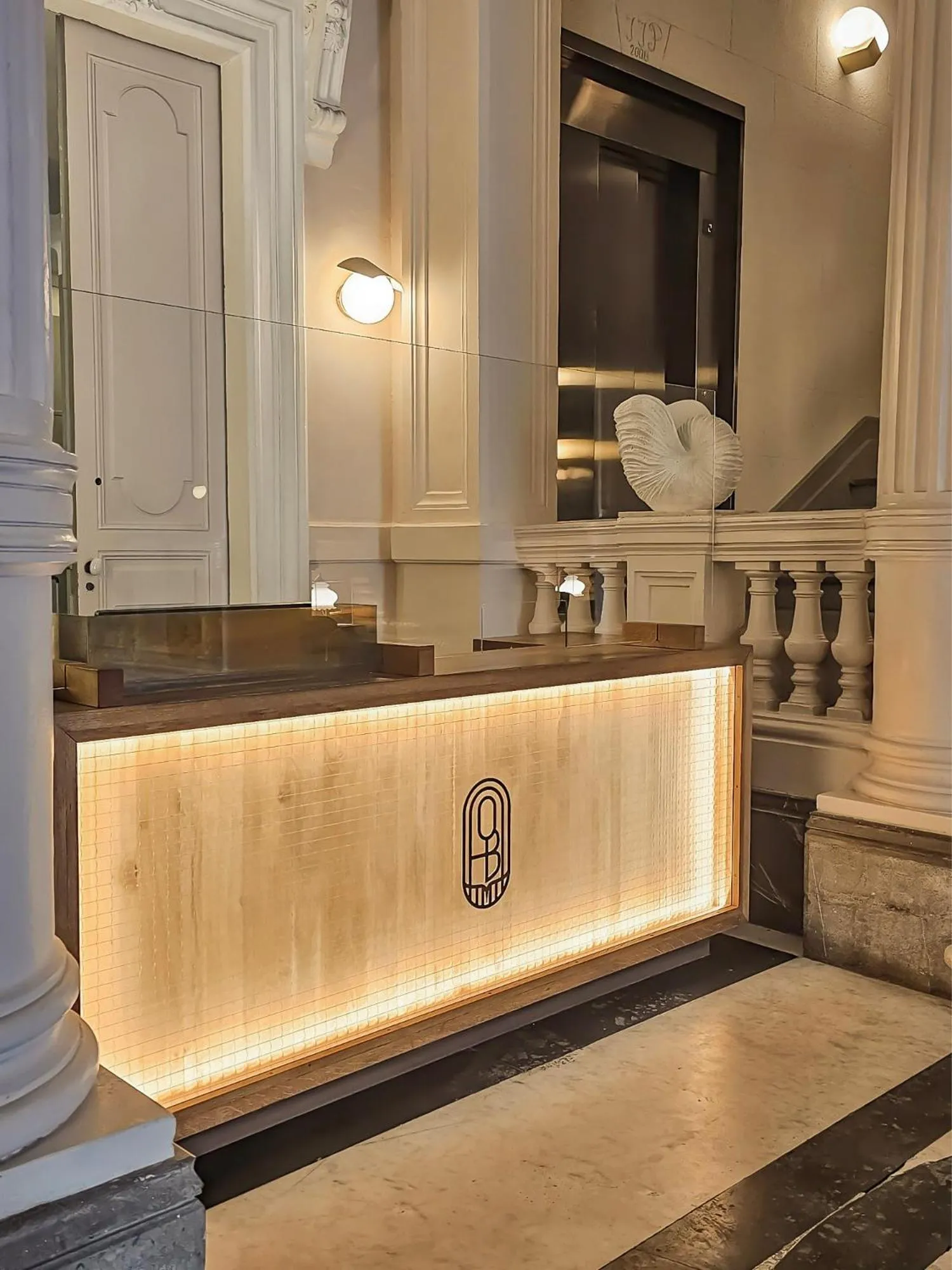 Lobby or reception in Hôtel L'orque Bleue