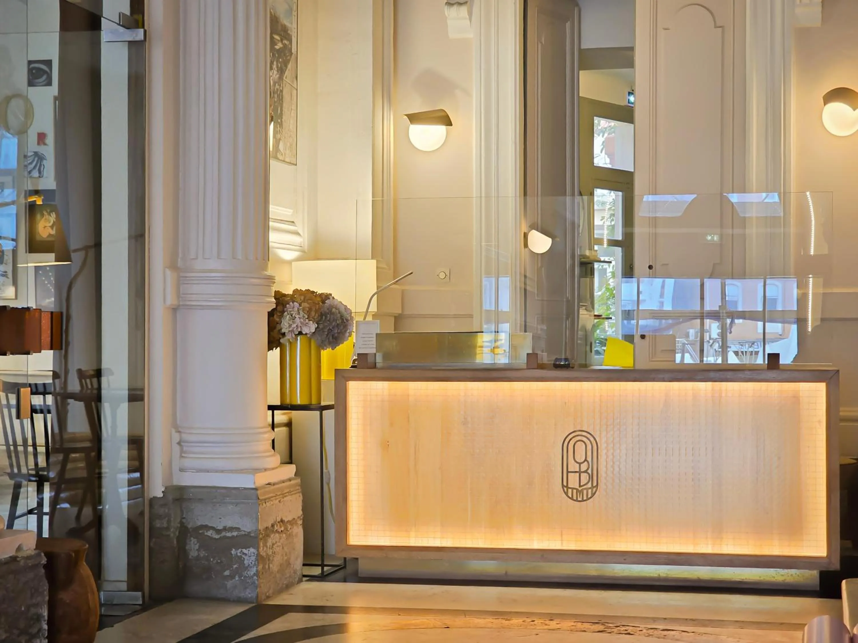 Lobby or reception in Hôtel L'orque Bleue