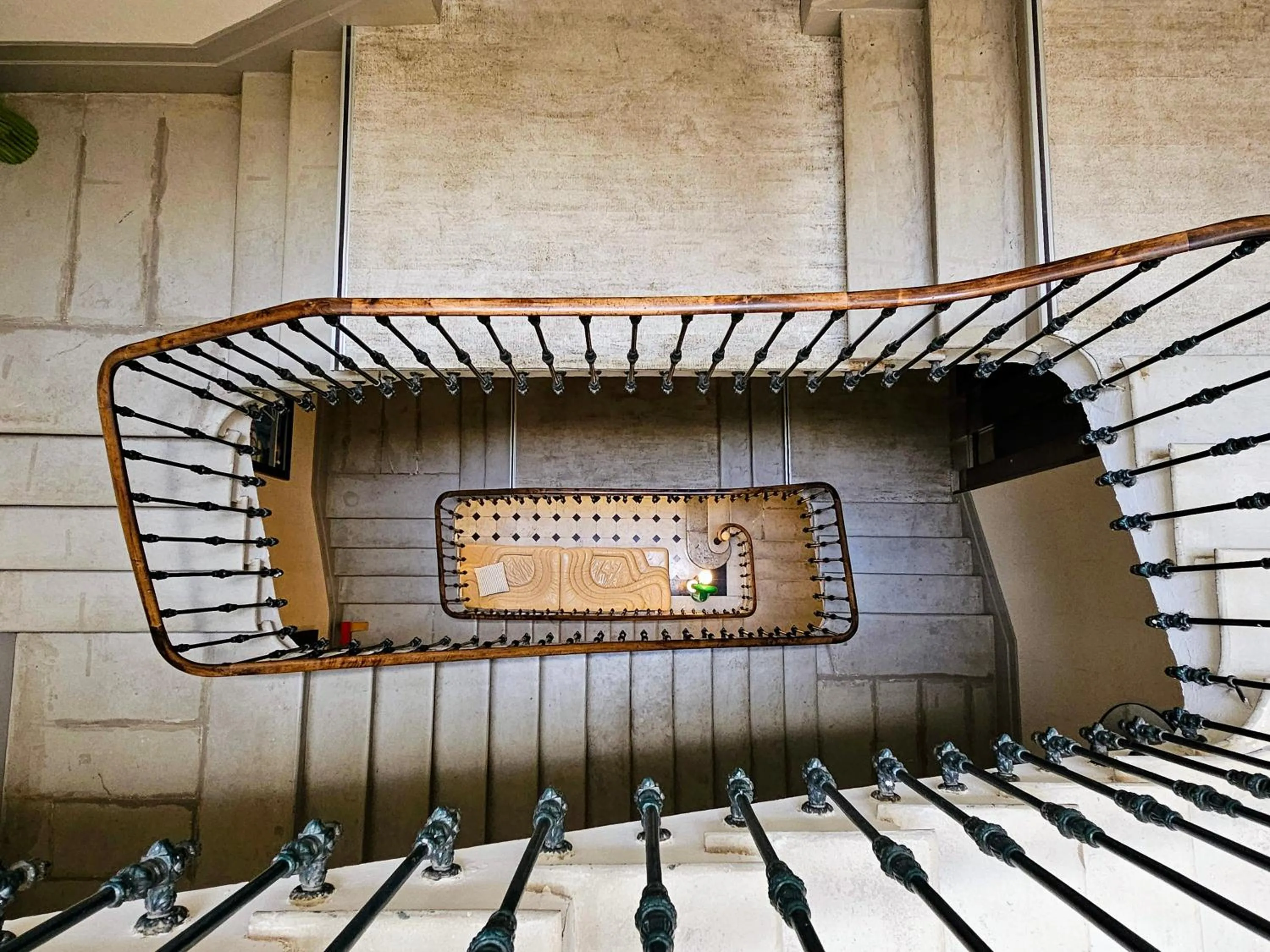 Decorative detail in Hôtel L'orque Bleue
