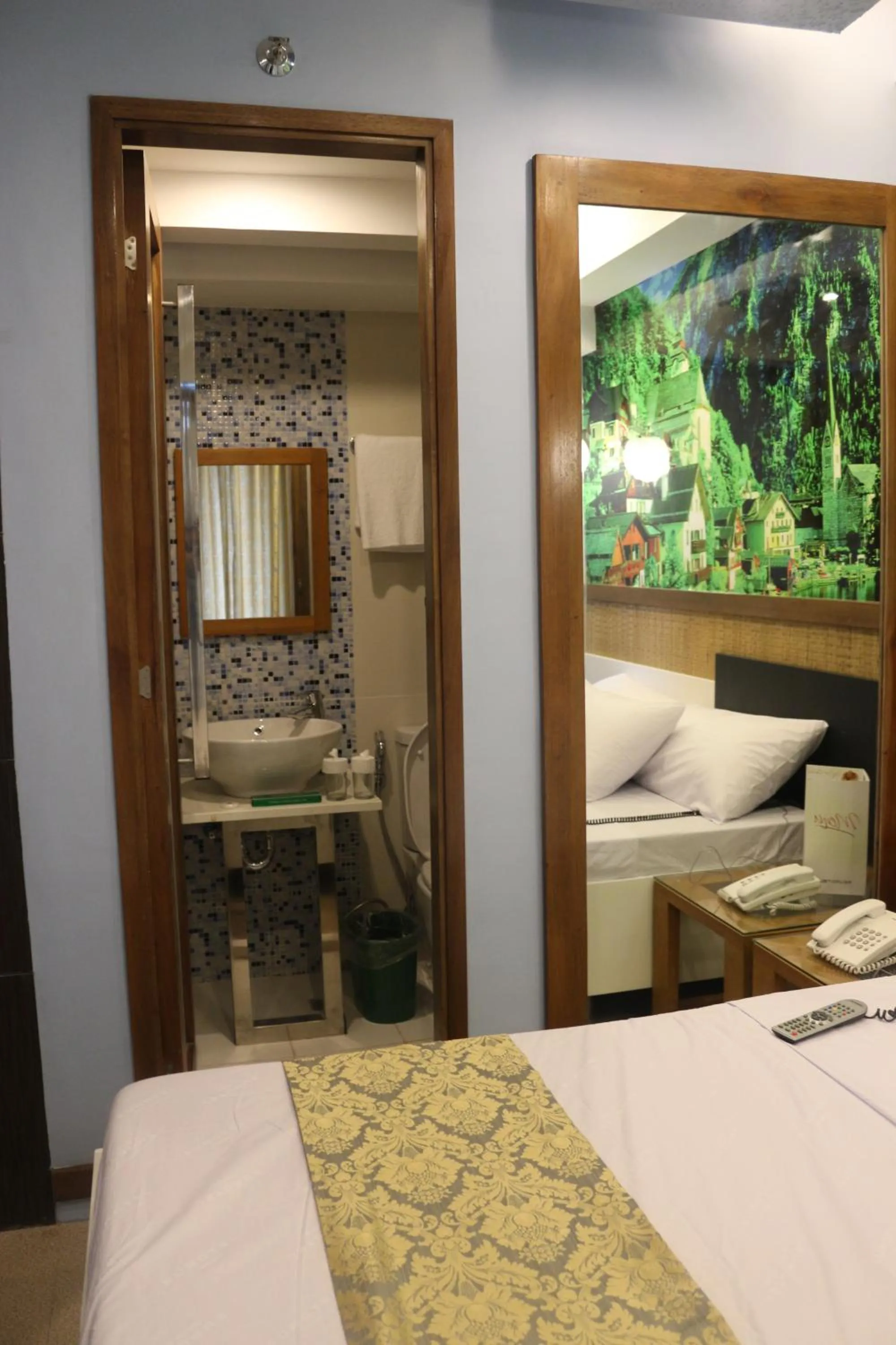 Bed in Eurotel Boracay